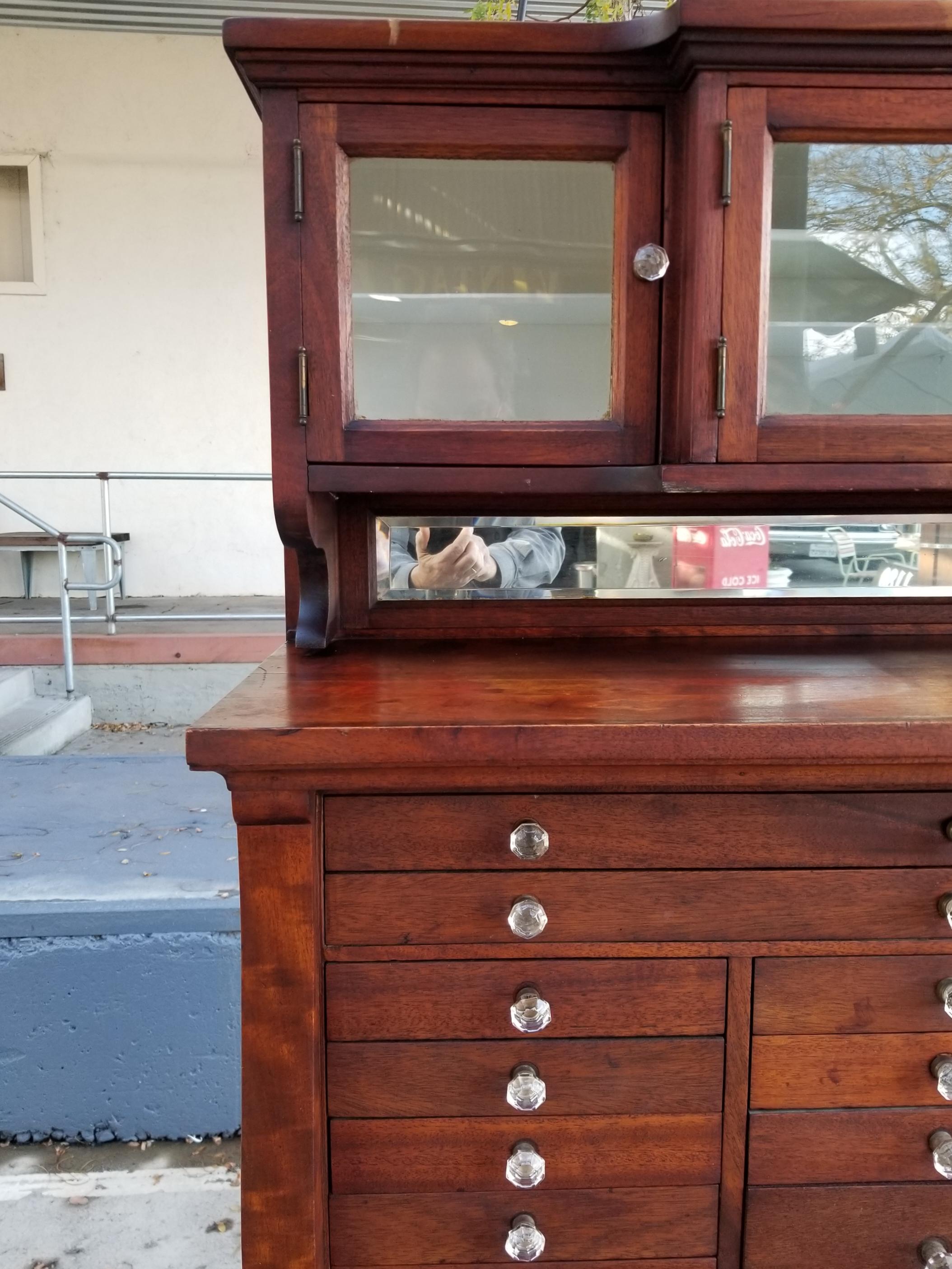 Early 20th Century Medical Dentist Cabinet In Good Condition In Fulton, CA