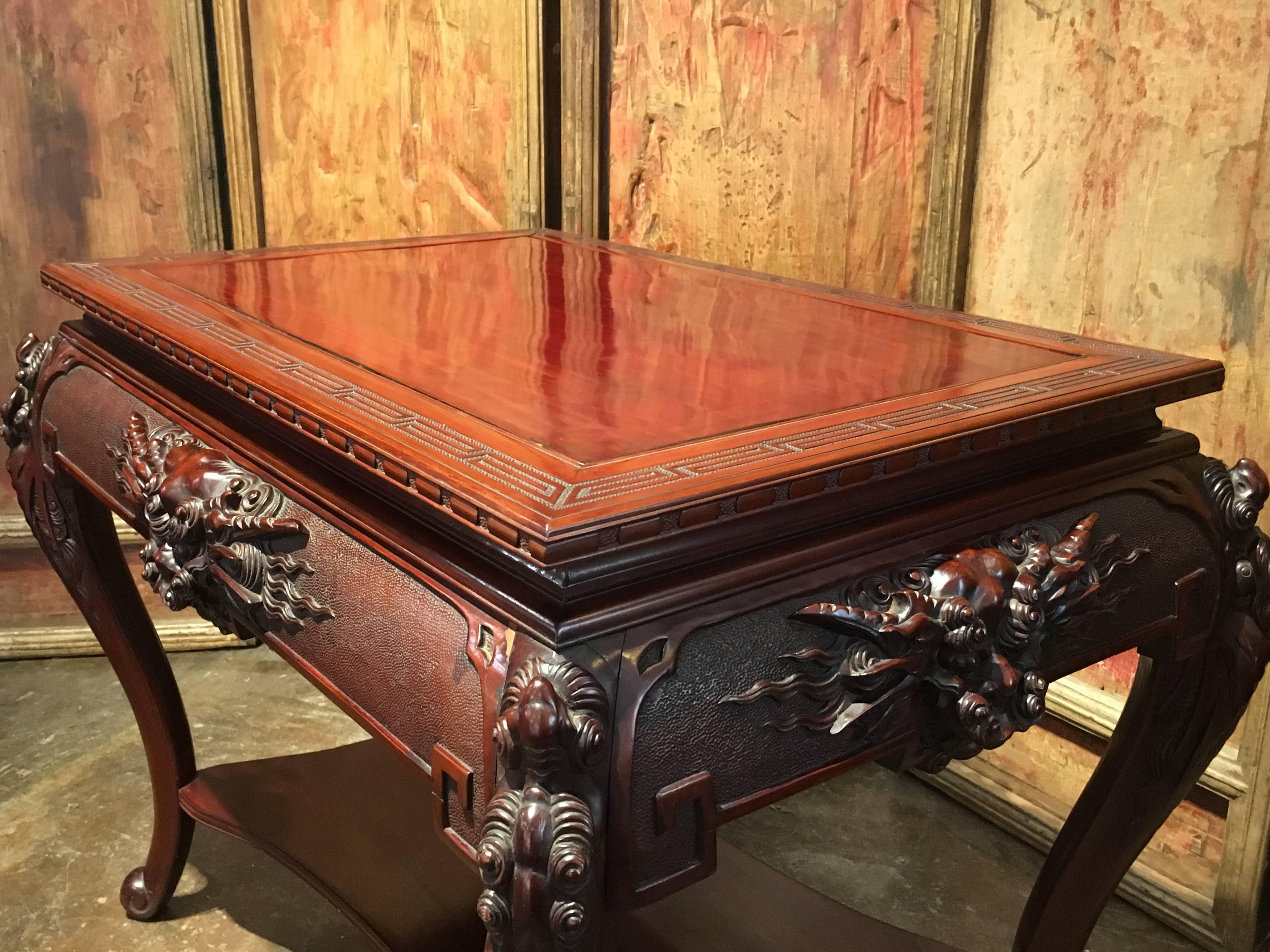 Early 20th Century Meiji Period Japanese Export Center Table with Dragons For Sale 3