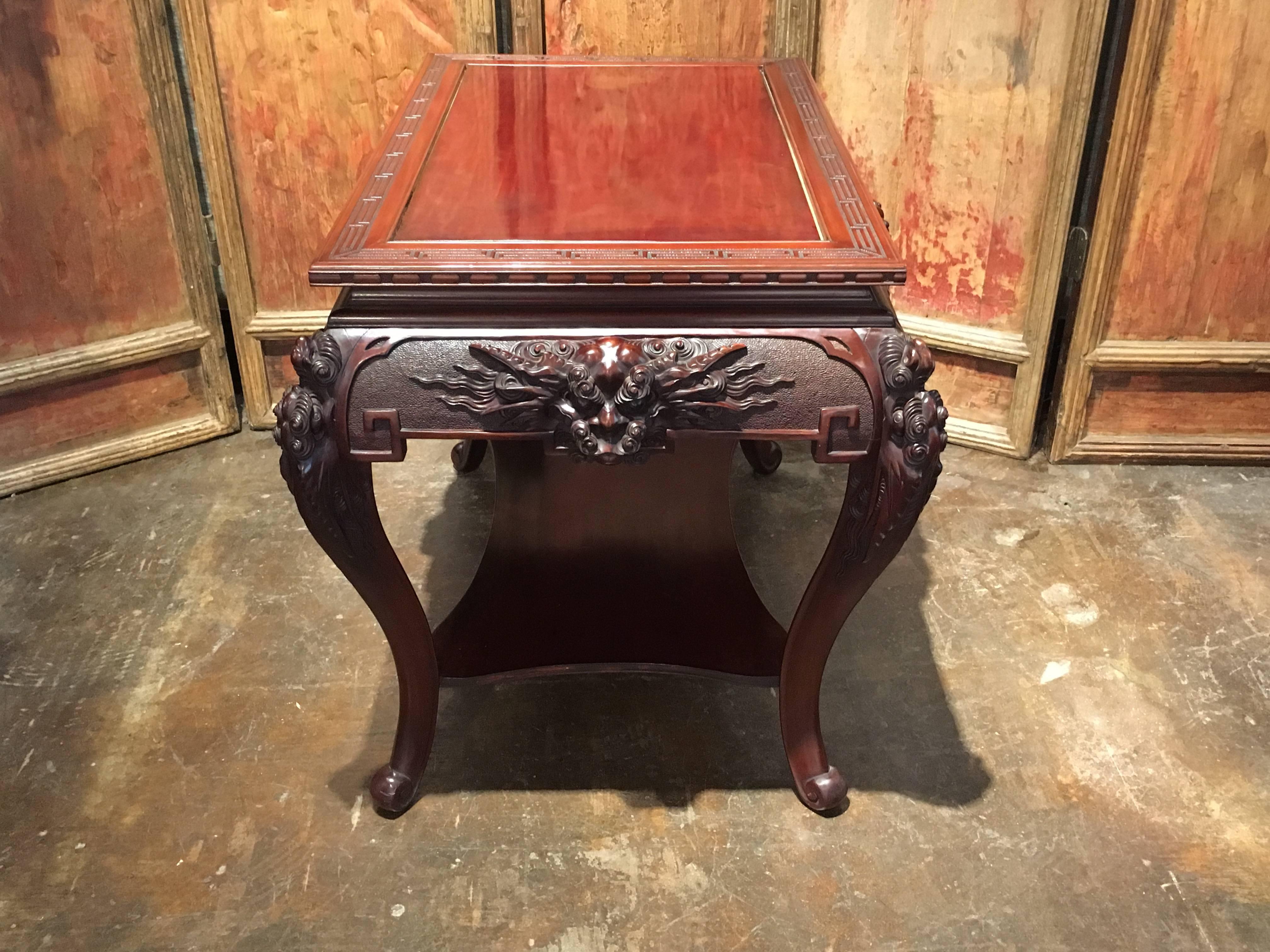 Lacquered Early 20th Century Meiji Period Japanese Export Center Table with Dragons For Sale