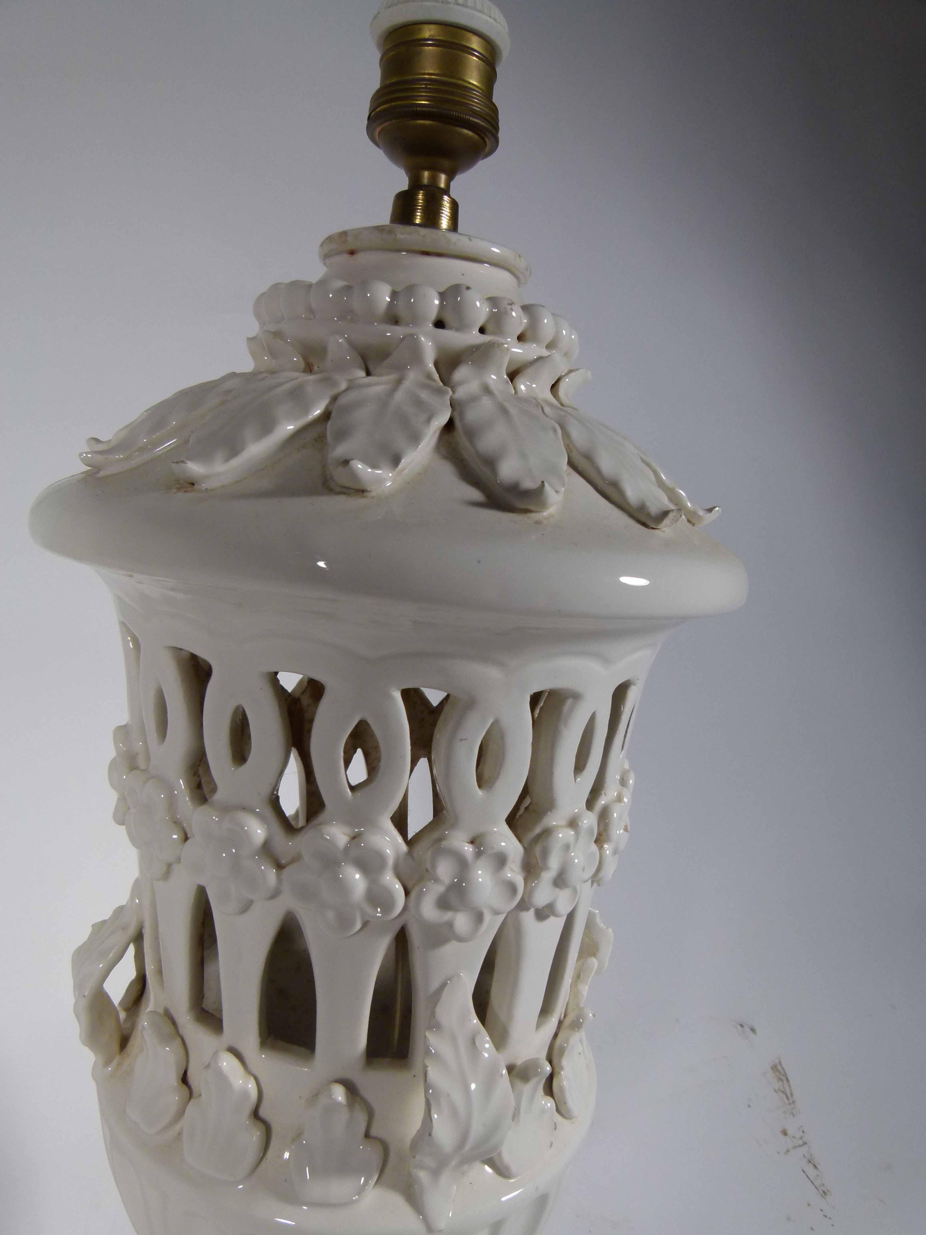 Art Nouveau Early 20th Century Menices White Porcelan Table Lamp