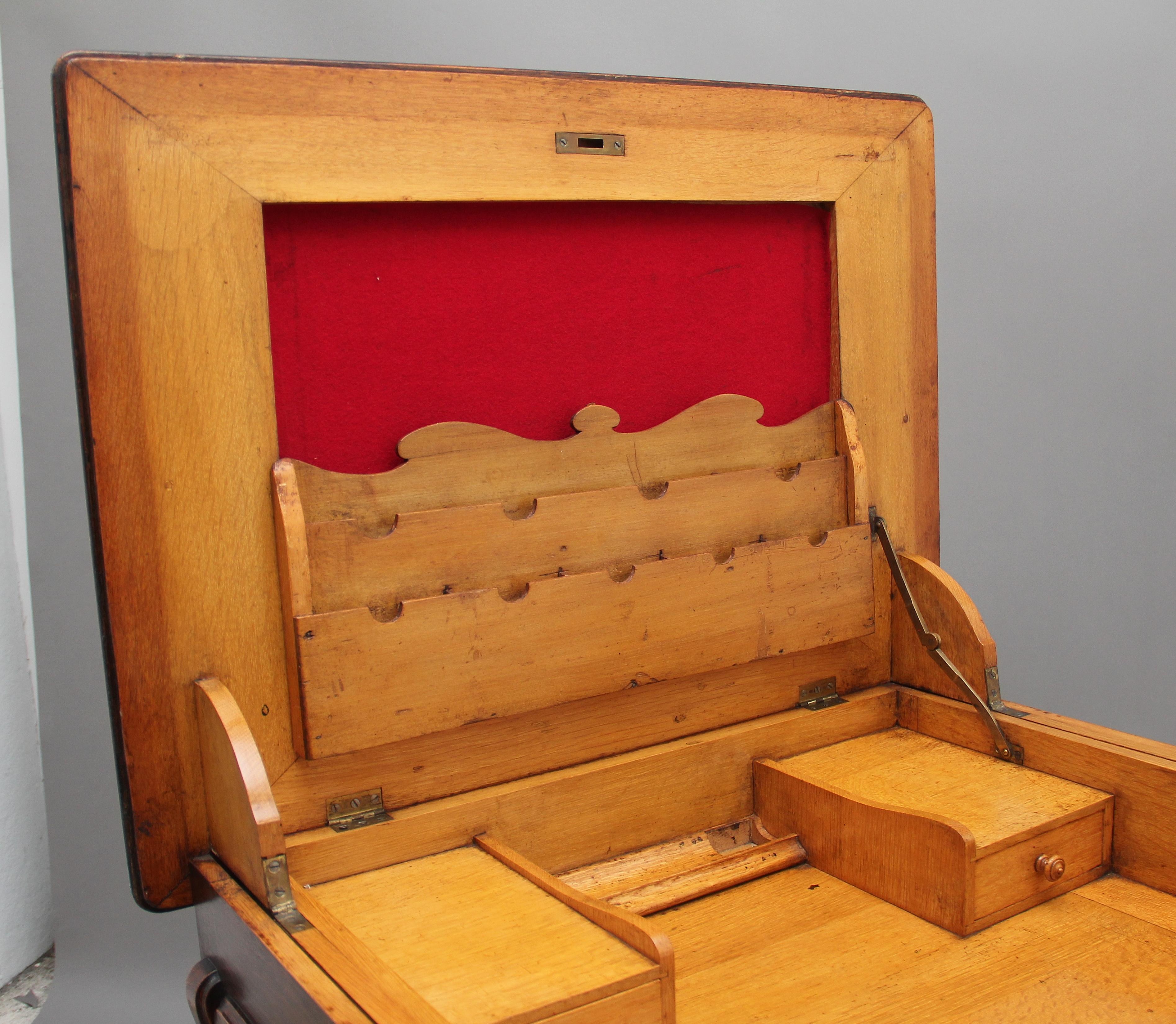 Early 20th Century Metamorphic Oak Desk For Sale 1