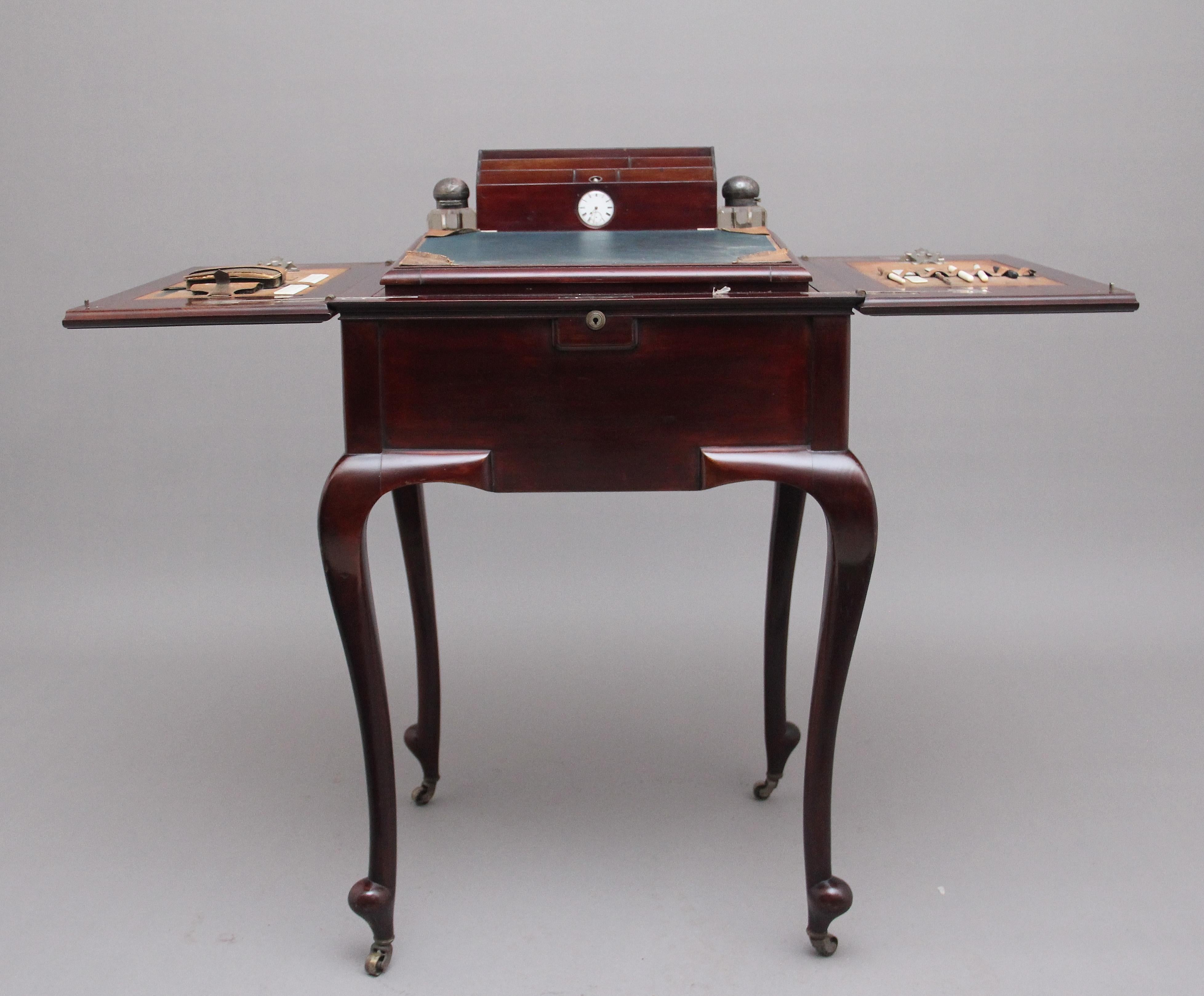 Metamorpher Schreibtisch des frühen 20. Jahrhunderts von J.C Vickery aus London (Mahagoni) im Angebot