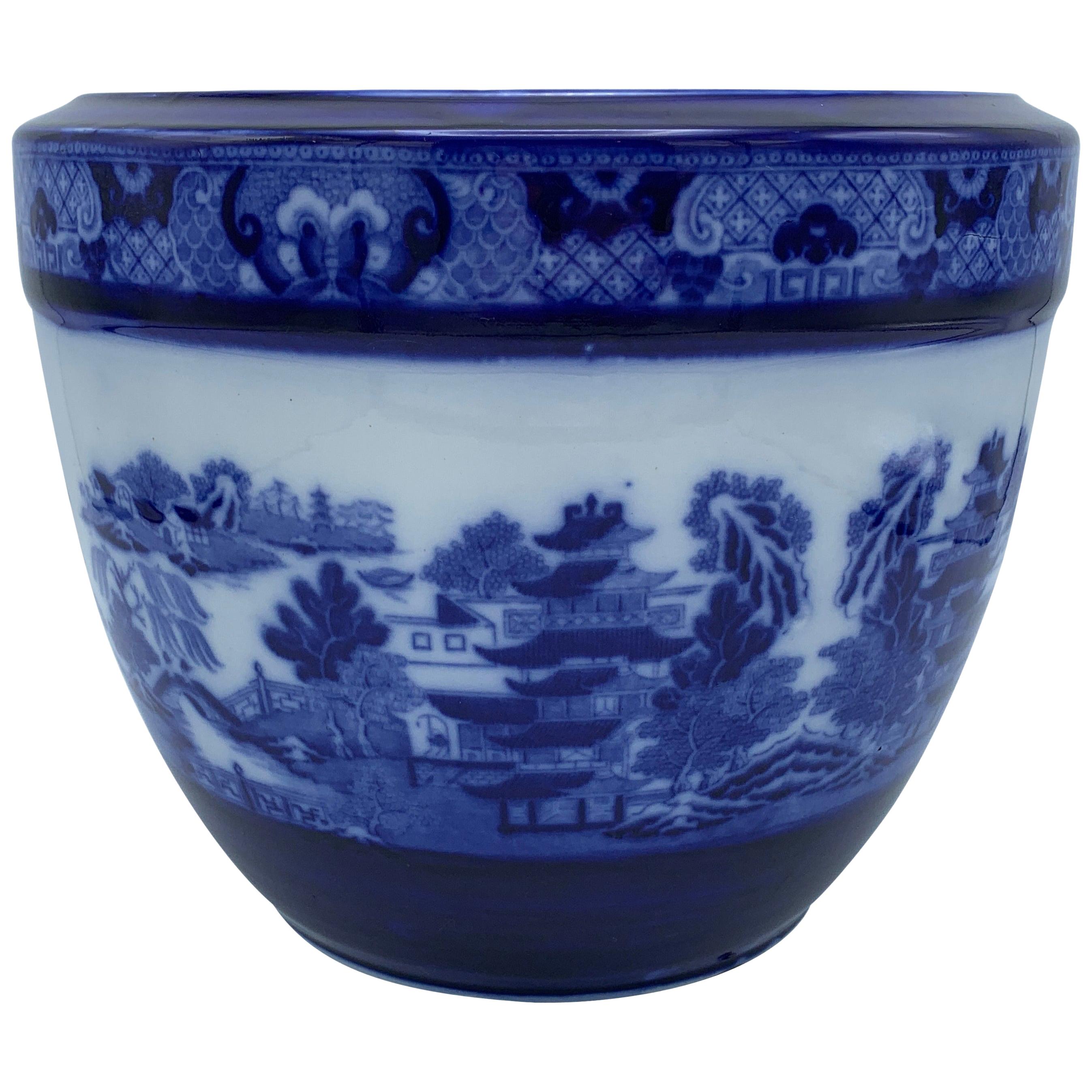 Early 20th Century Minton Blue and White “Blue Willow” Porcelain Cachepot For Sale