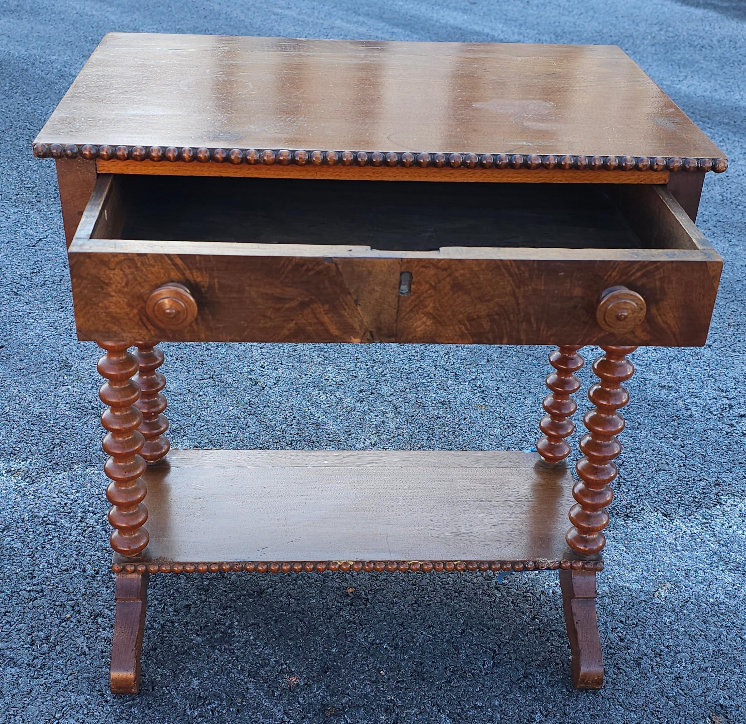 Mesa de trabajo torneada de bolillos de madera mixta de frutal de principios del siglo XX Victoriano en venta