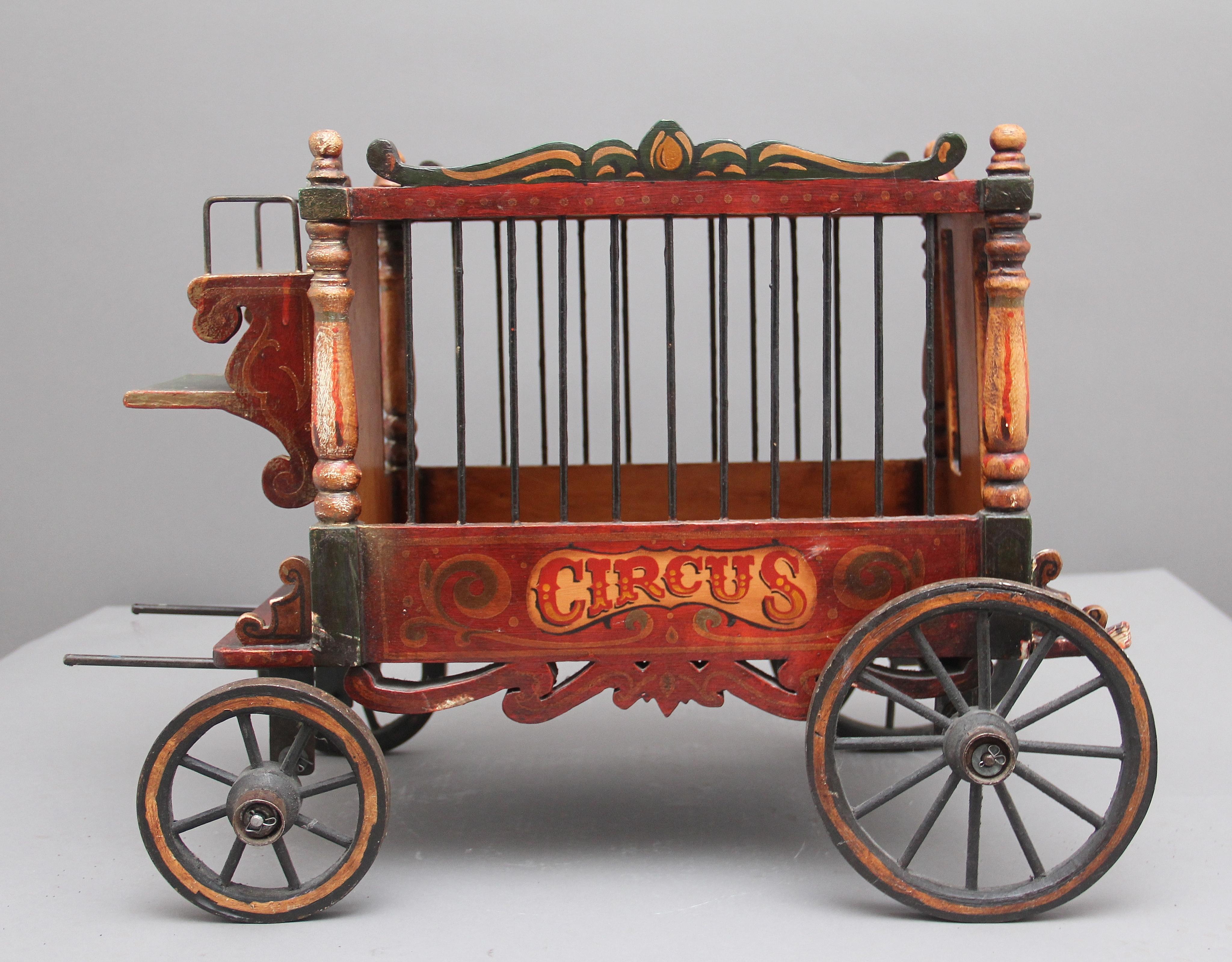Early 20th Century Model of a Circus Wagon In Good Condition In Martlesham, GB