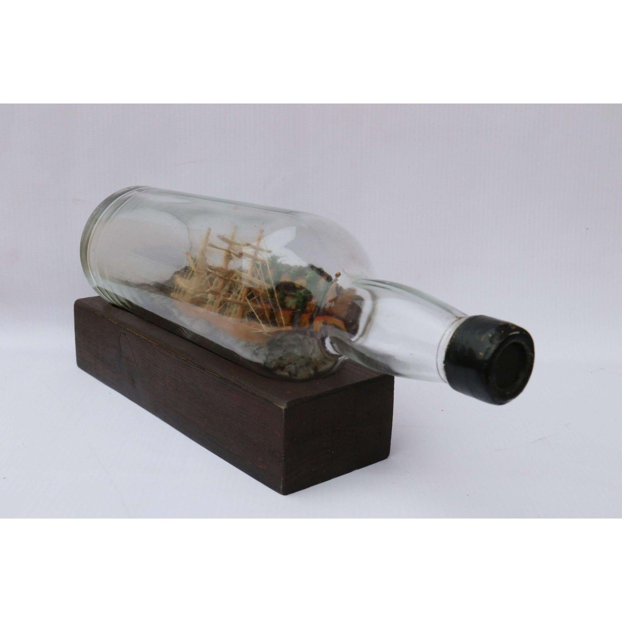 Modellschiff Diorama in einer Flasche aus dem frühen 20. Jahrhundert, um 1920 (Holz) im Angebot