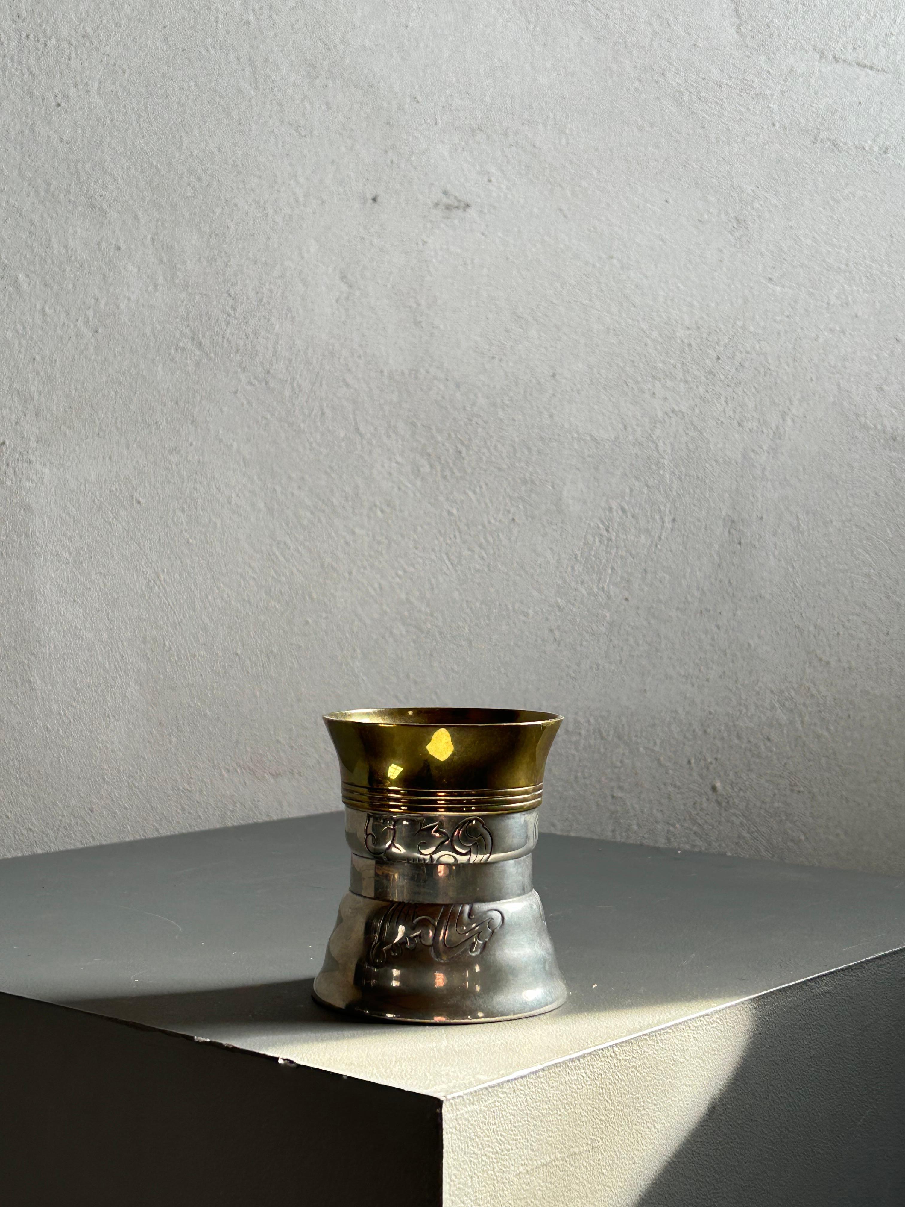 Danese Bicchiere in peltro e ottone di Mogens Ballin, Danimarca, inizio XX secolo in vendita