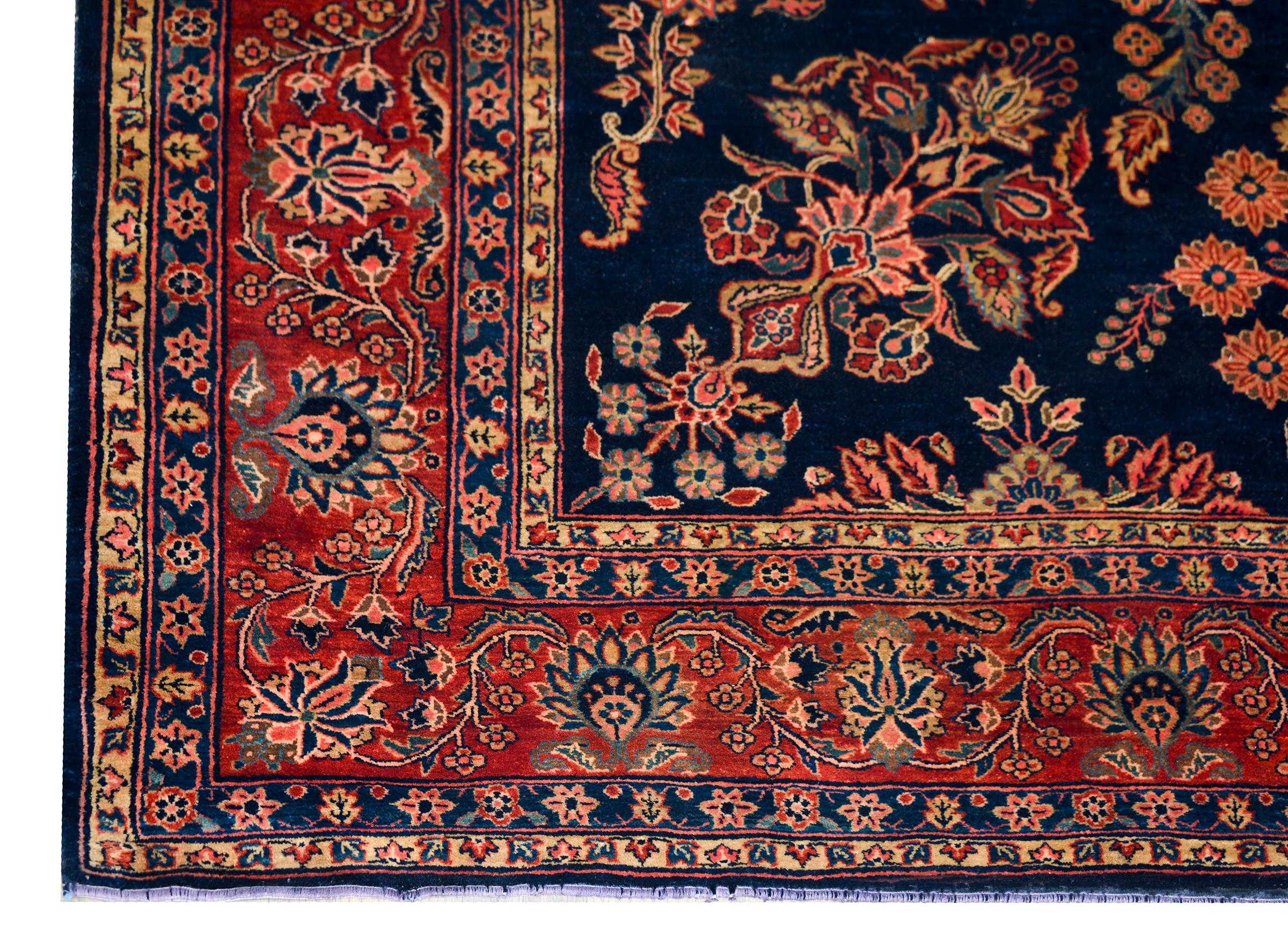 Early 20th Century Mohajeran Rug For Sale 3