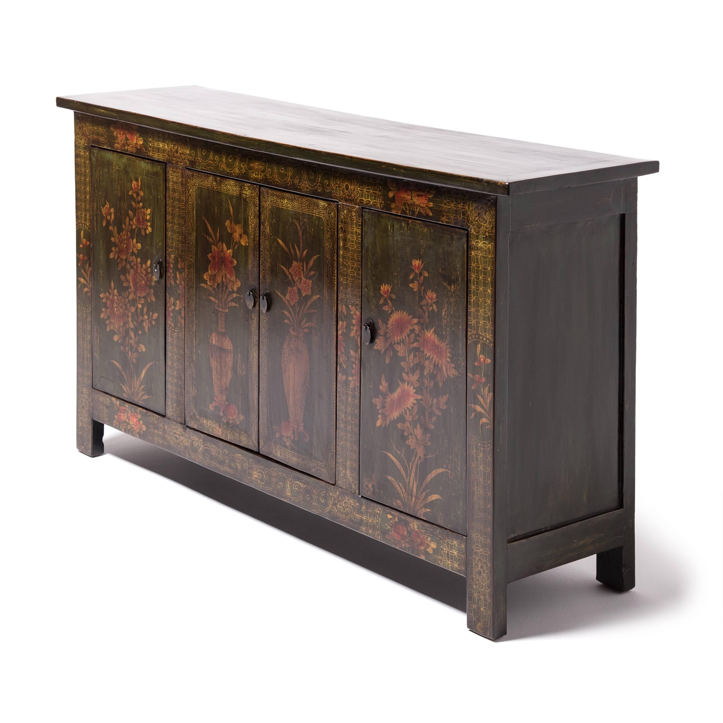 Early 20th Century Mongolian Floral Painted Coffer In Good Condition In Chicago, IL