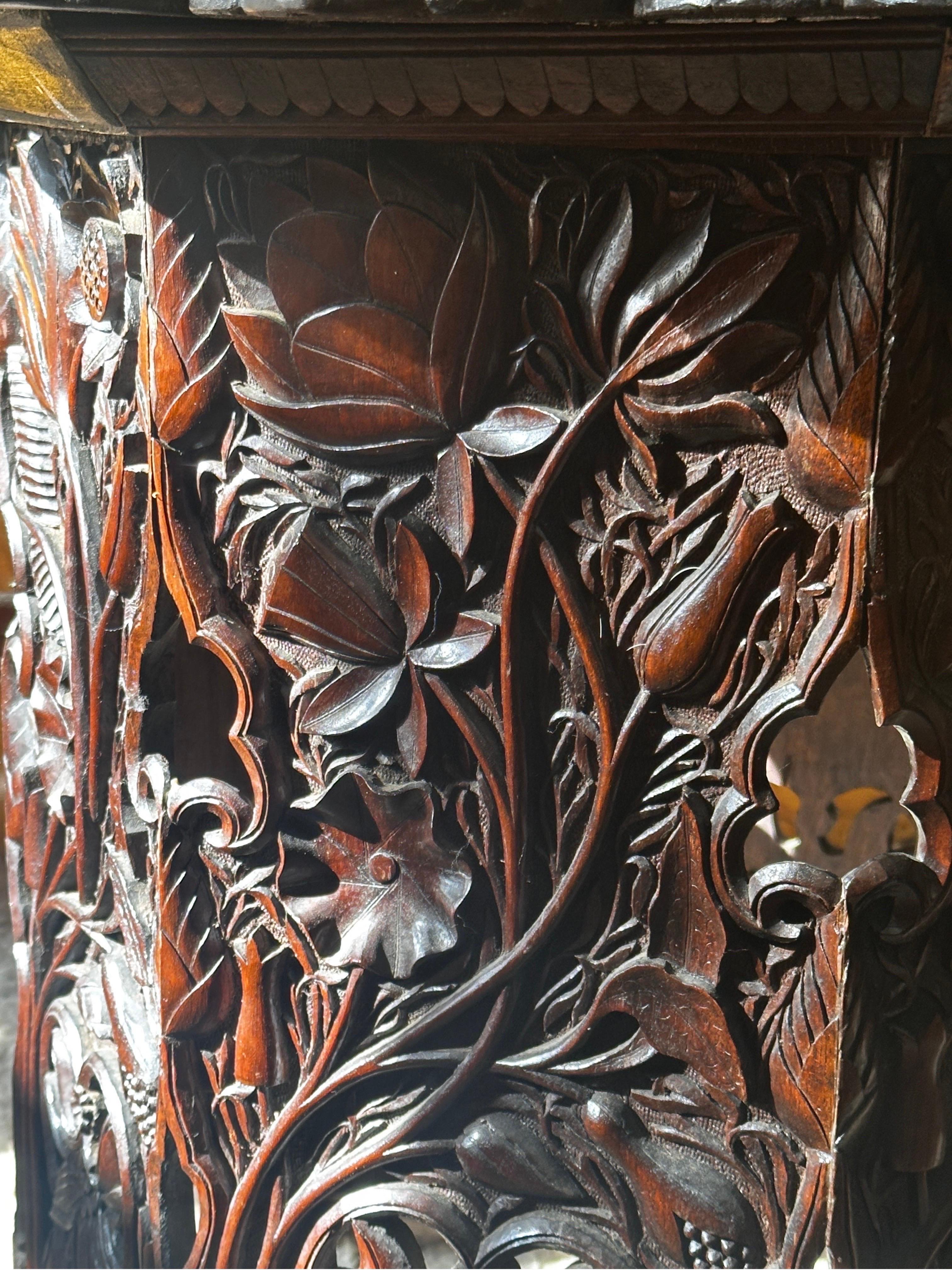 Table monumentale Art Carved du début du 20e siècle en vente 3