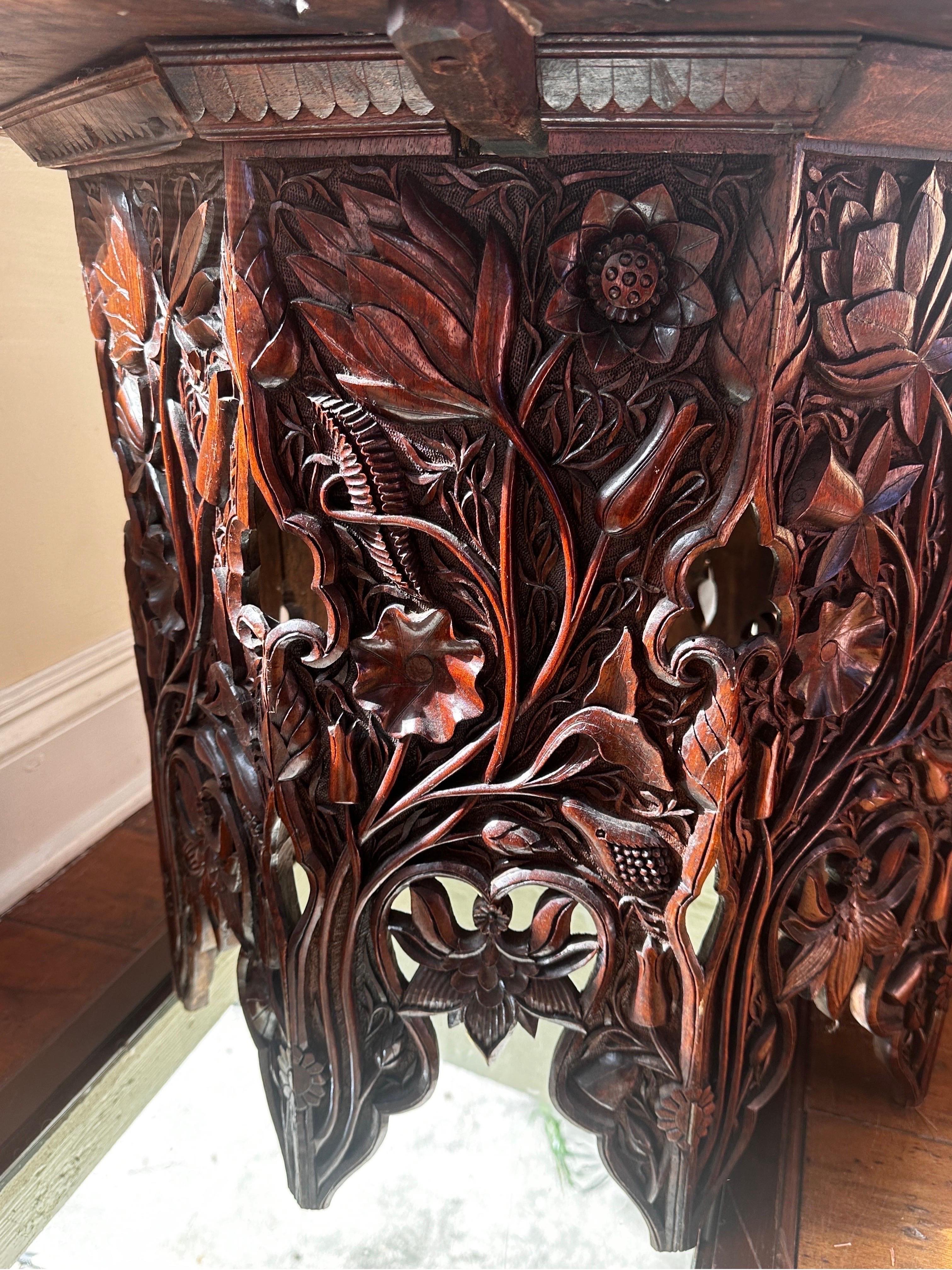 Table monumentale Art Carved du début du 20e siècle en vente 6