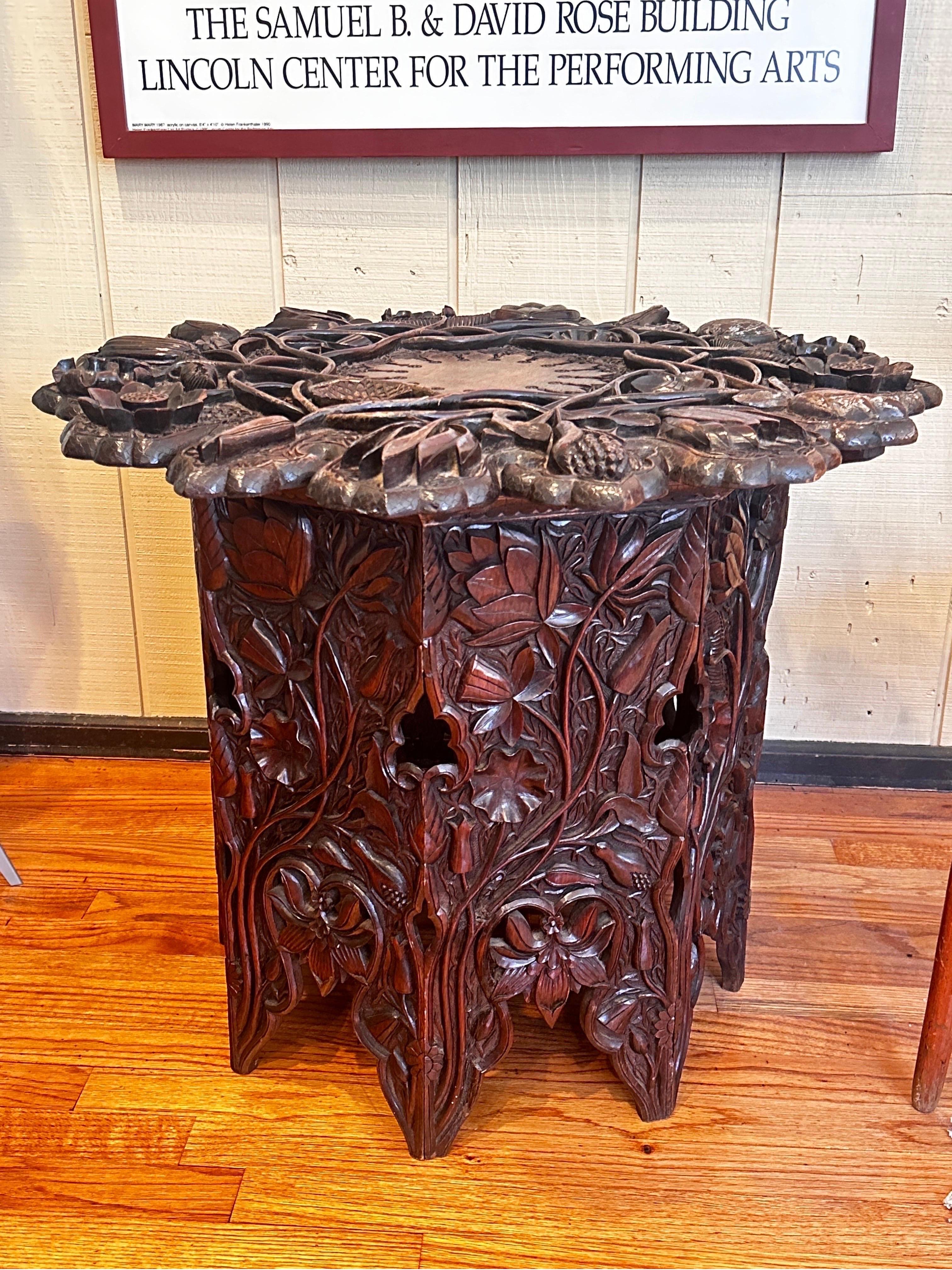 Art nouveau Table monumentale Art Carved du début du 20e siècle en vente