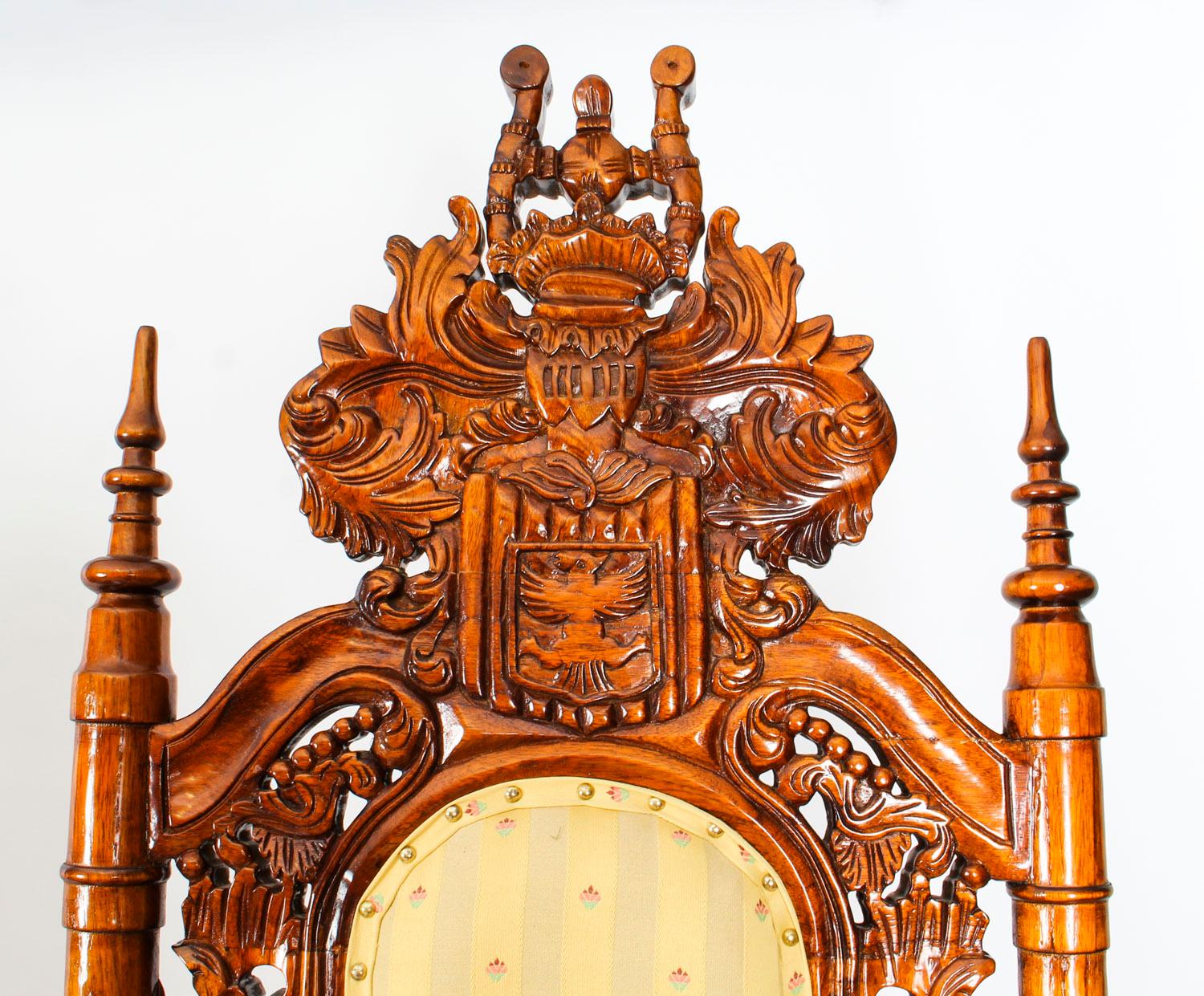 Early 20th Century Pair of Carved Lions Heads Heraldry Throne Chairs 8