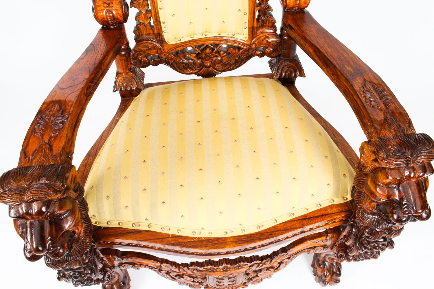 Early 20th Century Pair of Carved Lions Heads Heraldry Throne Chairs In Good Condition In London, GB