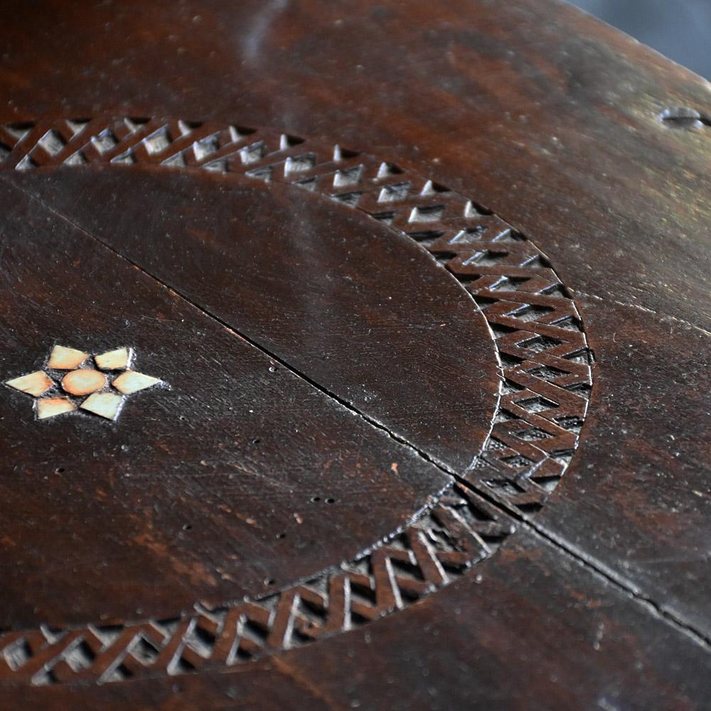 Early 20th Century Moorish Syrian Carved Inlaid Table  For Sale 3