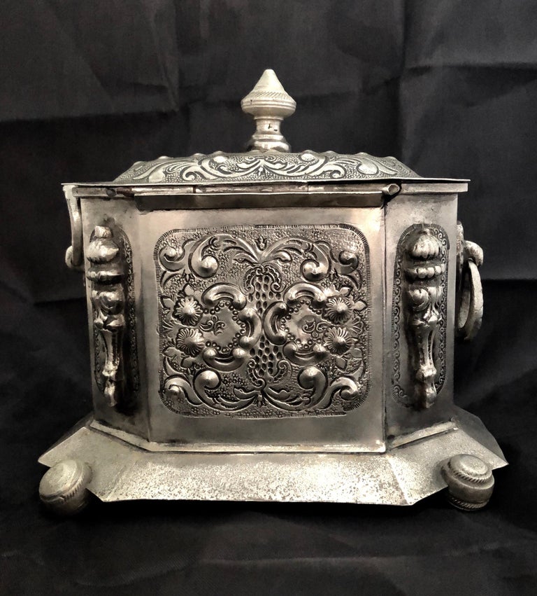 Early 20th Century Moroccan Silver Tea Box with Repousse and Engraving, Stamped For Sale at 1stDibs