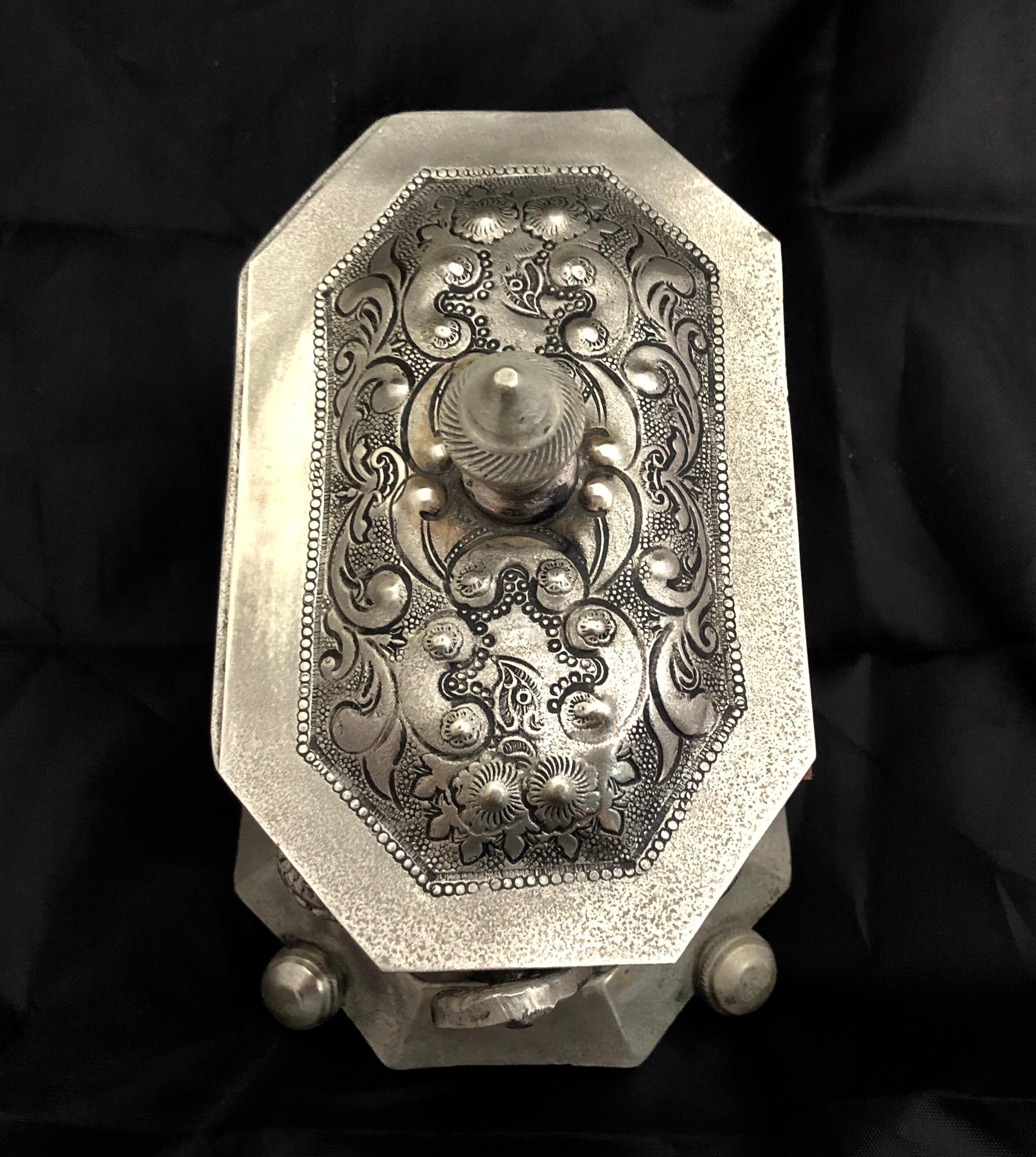 Islamic Early 20th Century Moroccan Silver Tea Box with Repousse & Engraving, Stamped For Sale