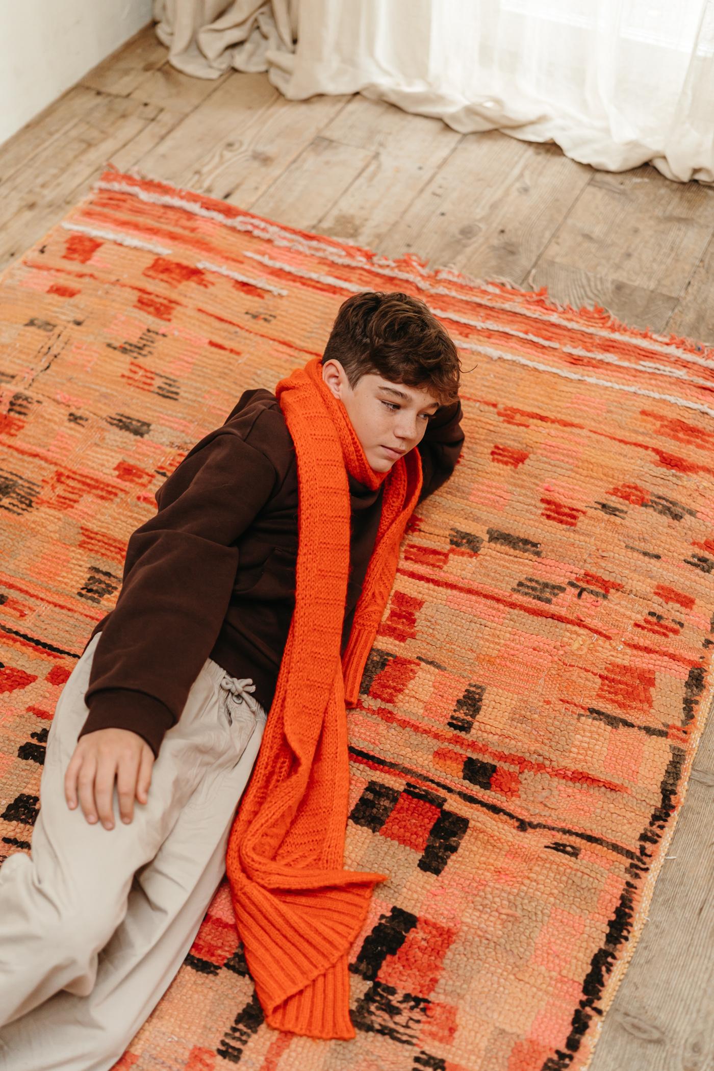 Marokko-Teppich aus dem frühen 20. Jahrhundert ... leuchtende Farben ... im Angebot 7