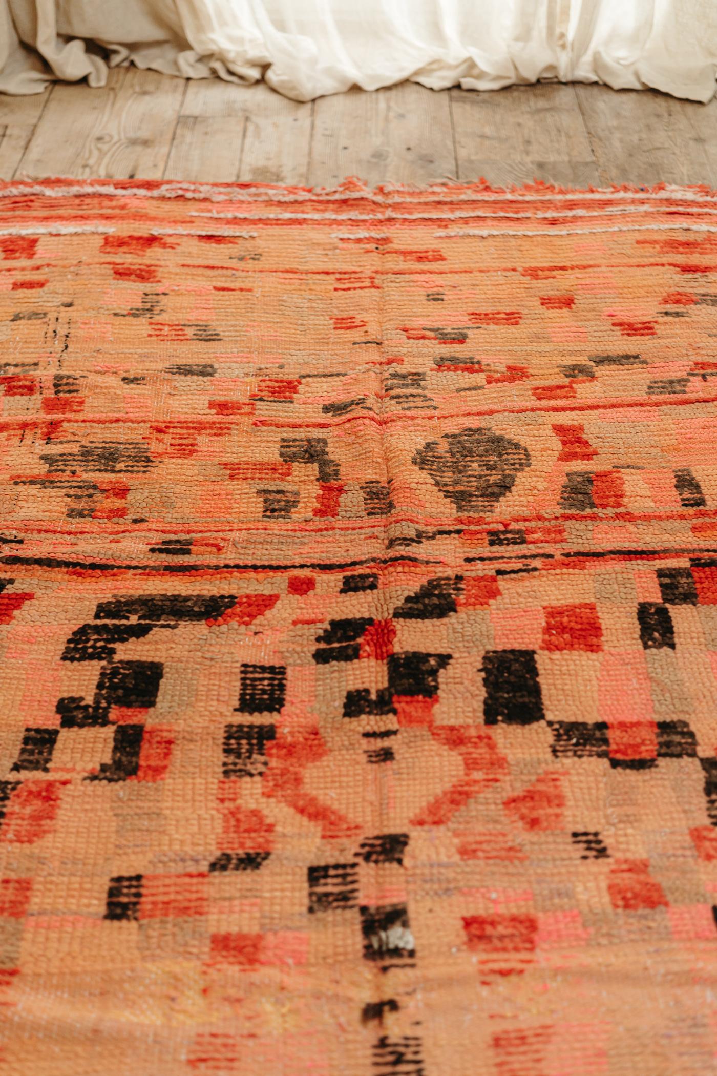 Marokko-Teppich aus dem frühen 20. Jahrhundert ... leuchtende Farben ... im Zustand „Gut“ im Angebot in Brecht, BE