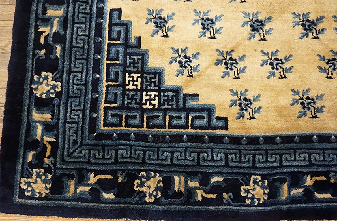 Early 20th Century N. Chinese Baotou Carpet In Good Condition For Sale In New York, NY