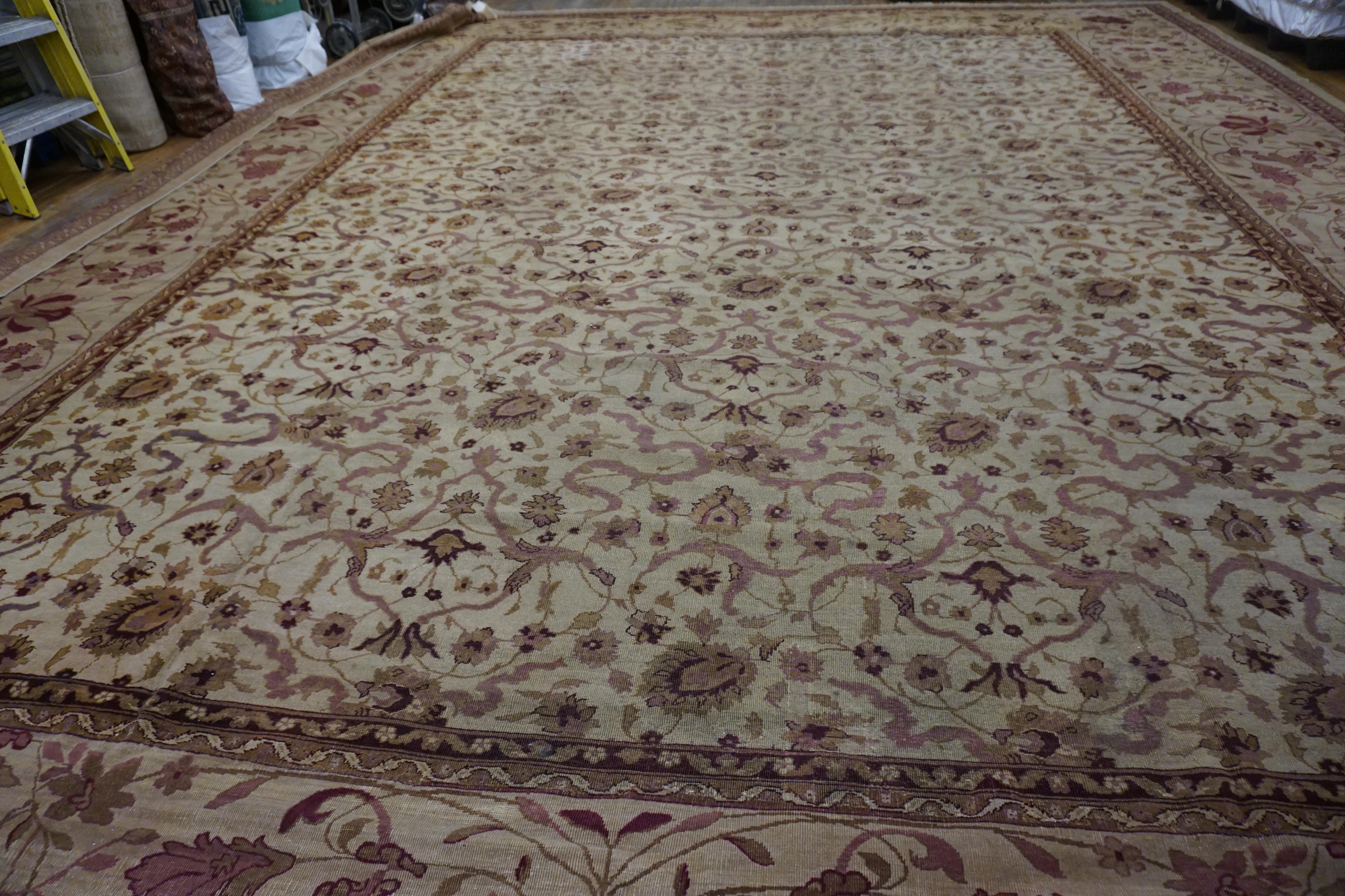 Early 20th Century N. Indian Amritsar Carpet ( 17' x 22' - 518 x 671 ) For Sale 3