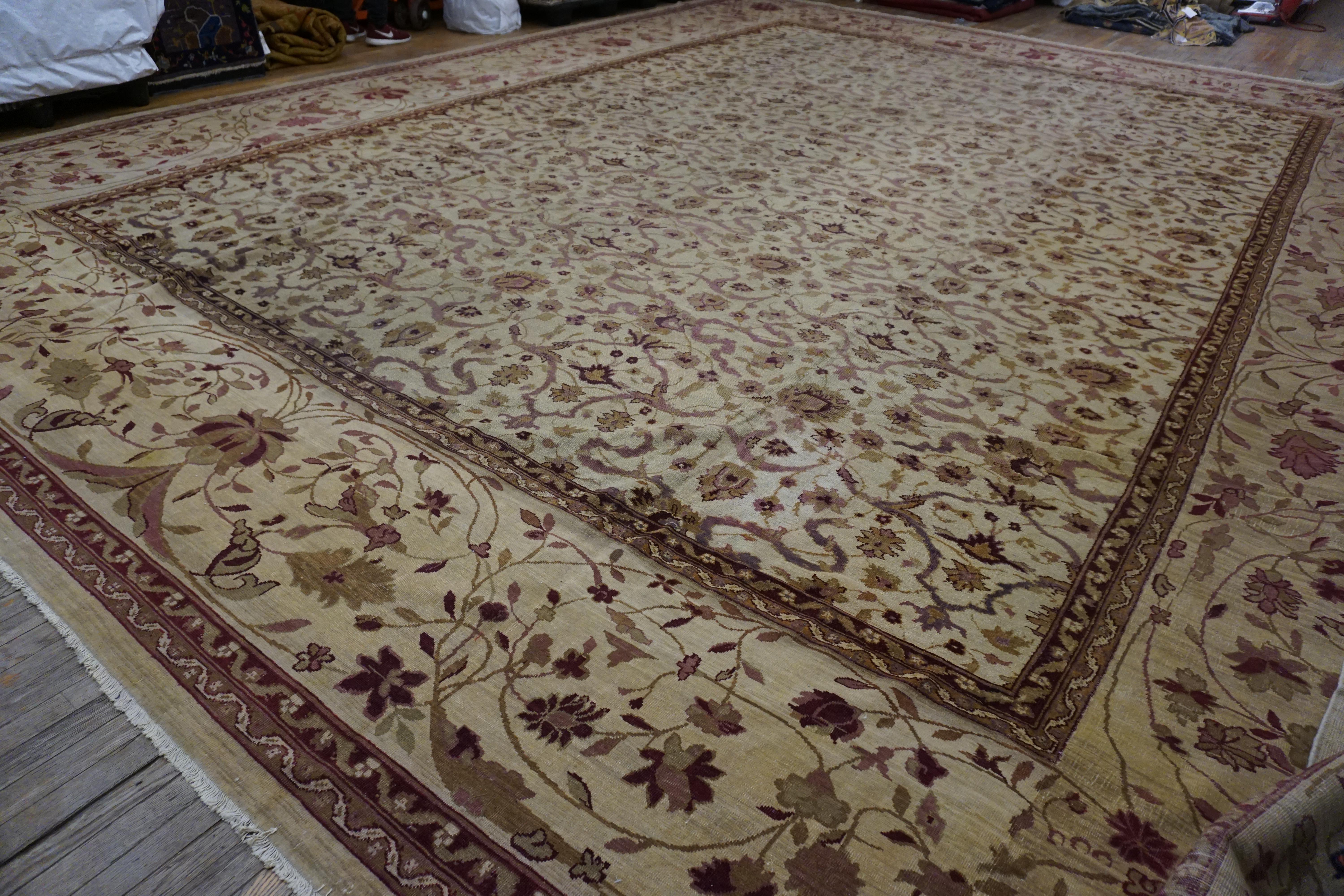 Early 20th Century N. Indian Amritsar Carpet ( 17' x 22' - 518 x 671 ) For Sale 5