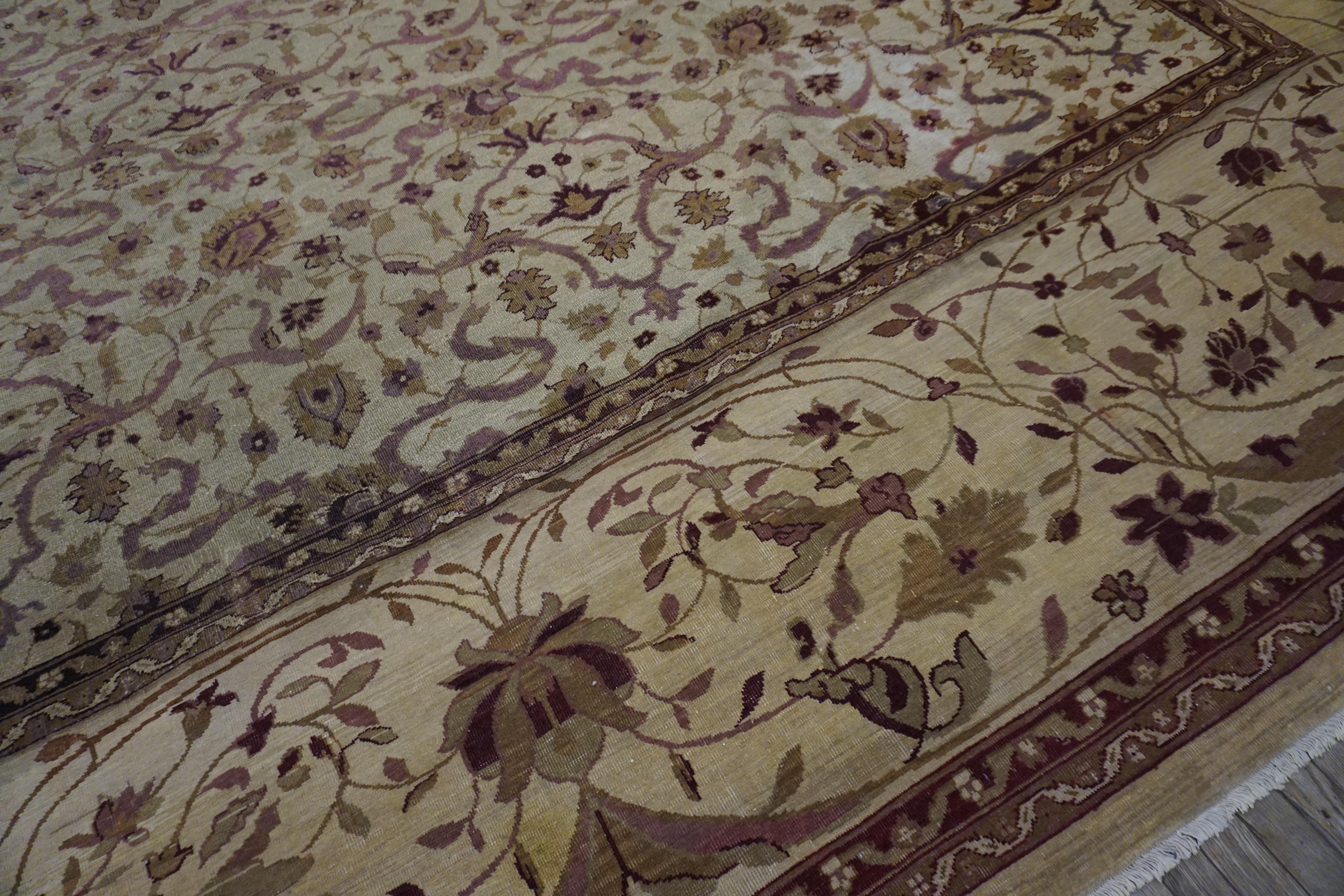 Wool Early 20th Century N. Indian Amritsar Carpet ( 17' x 22' - 518 x 671 ) For Sale