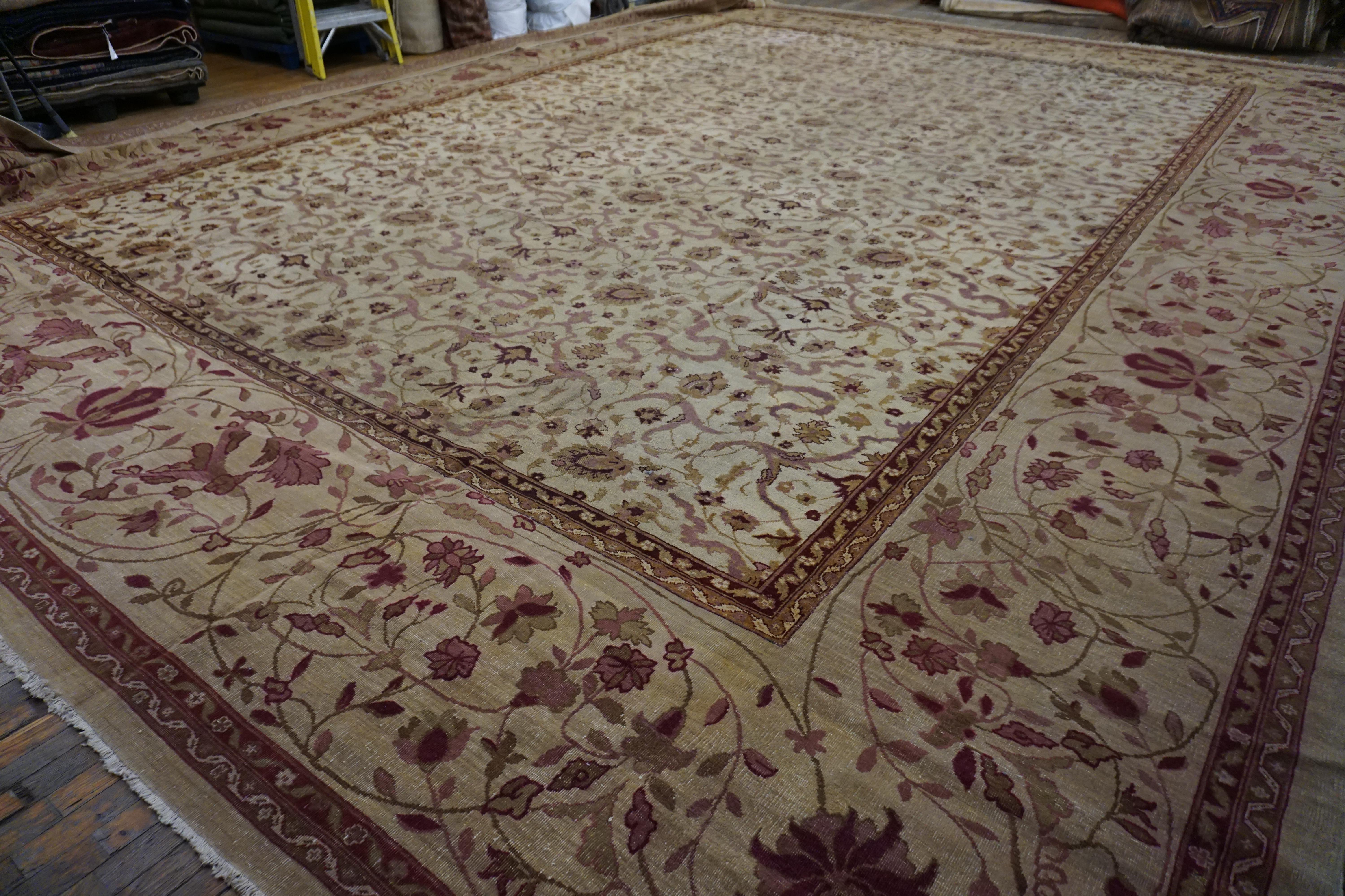 Early 20th Century N. Indian Amritsar Carpet ( 17' x 22' - 518 x 671 ) For Sale 2