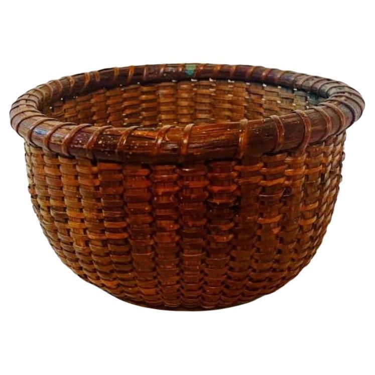 Early 20th Century Nantucket Basket Attributed to the Coffin School, circa 1910