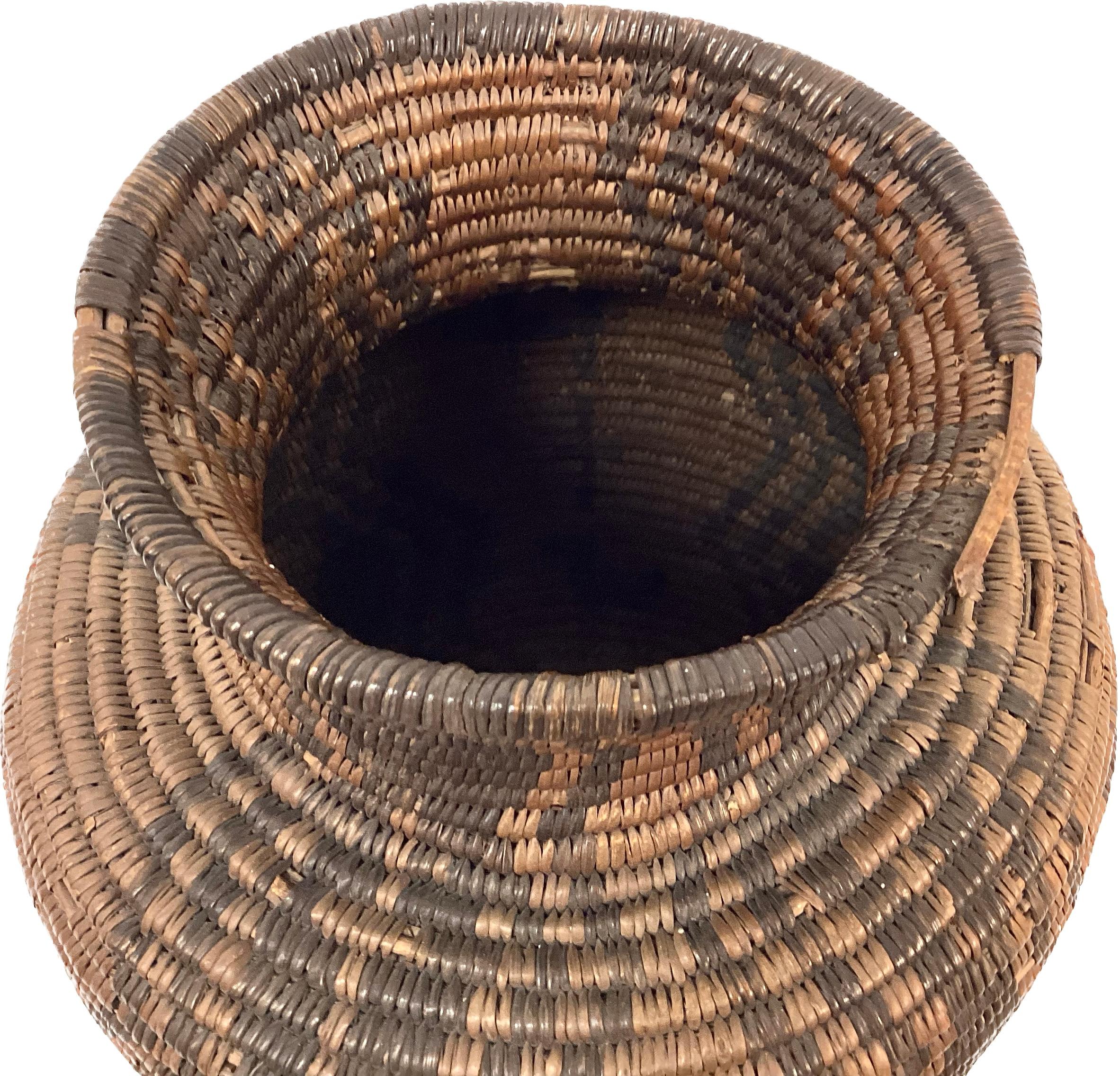 Early 20th Century Native American Apache Olla Basket For Sale 2