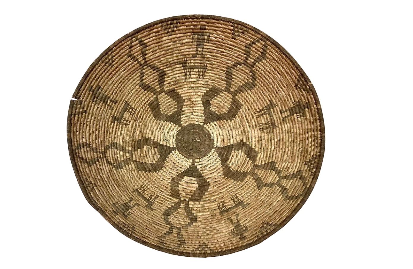 Early 20th Century Native American Indian Apache Coil Basket For Sale 7