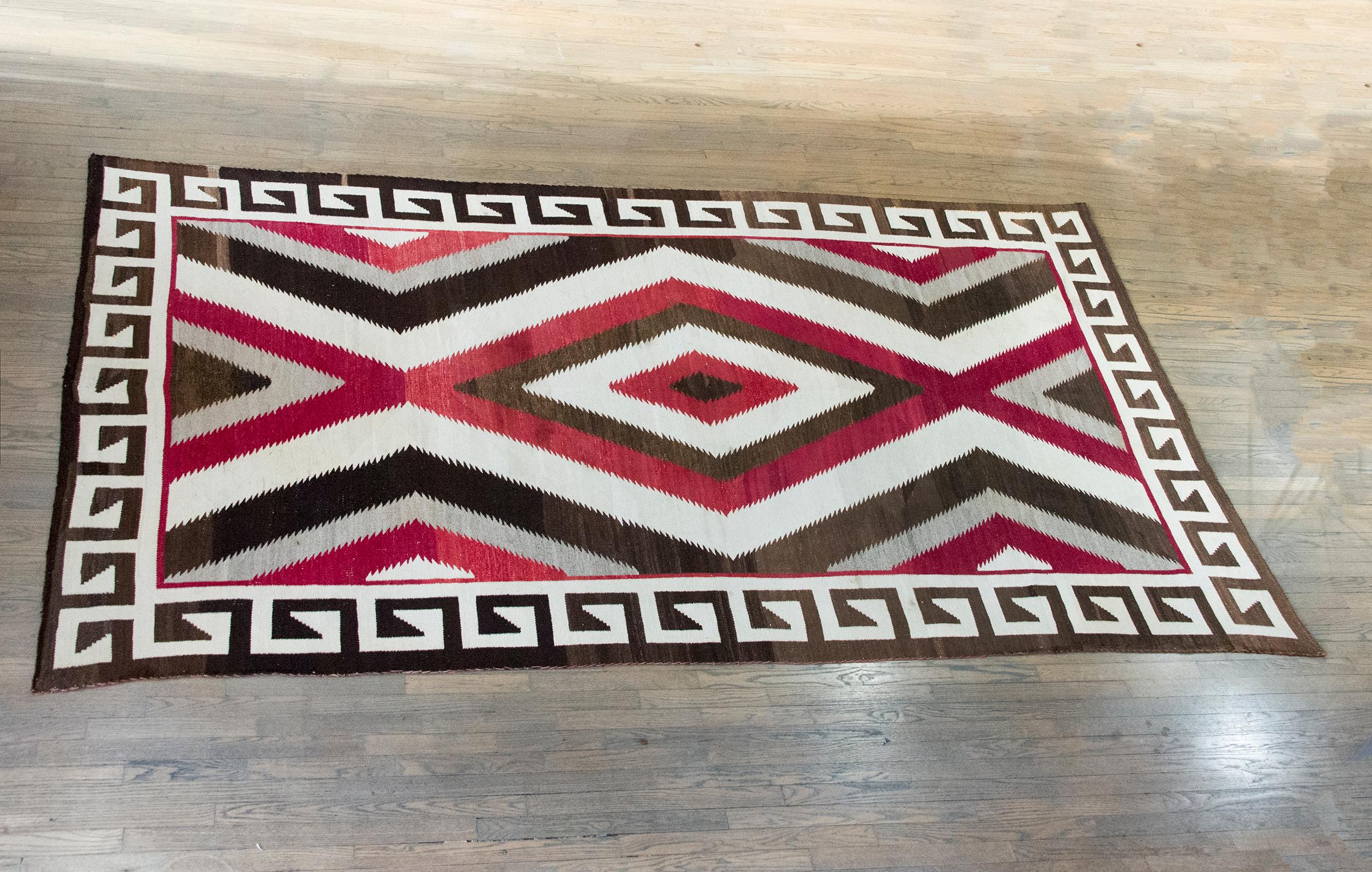 Navajo-Teppich der amerikanischen Ureinwohner aus dem frühen 20. im Angebot 8