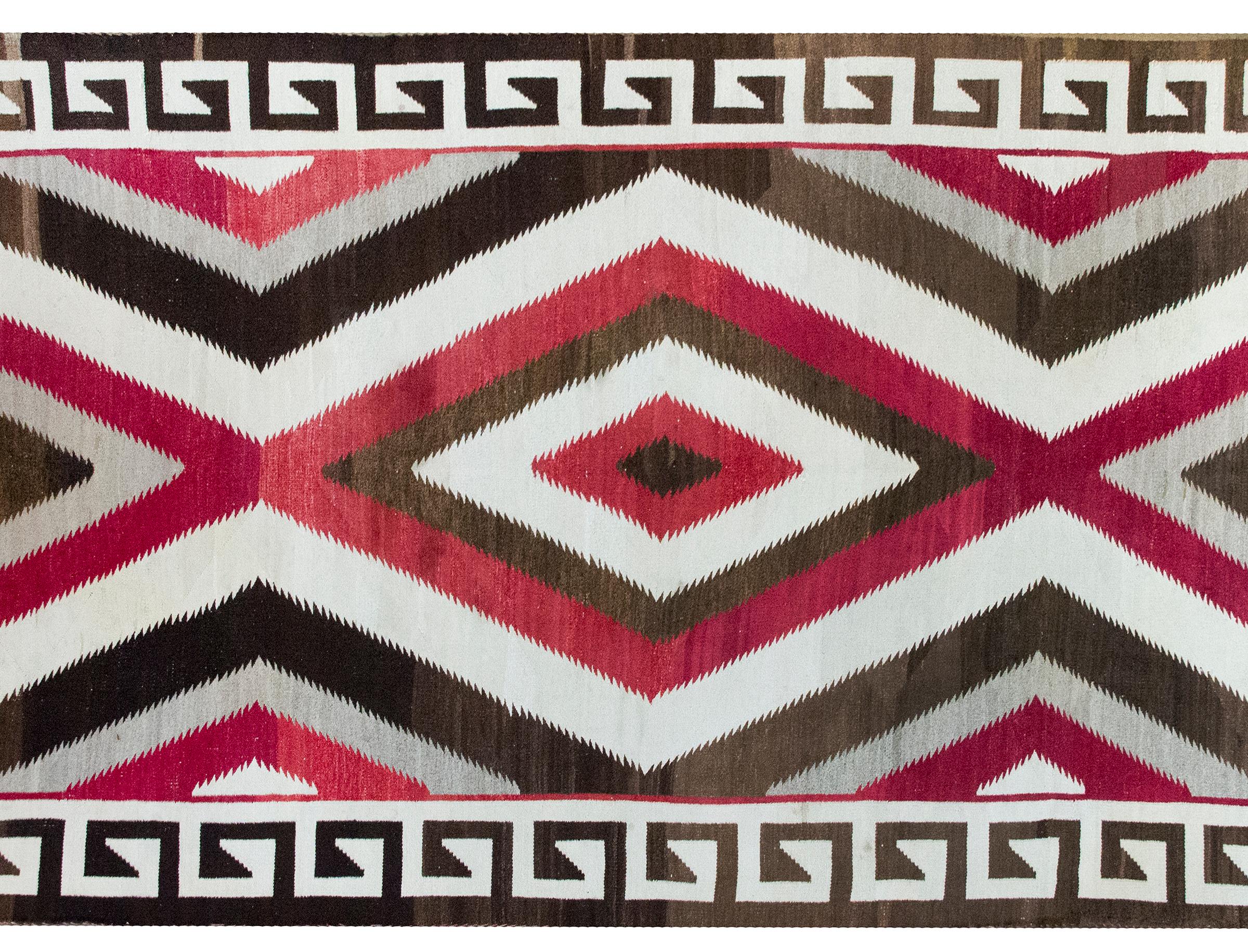 Navajo-Teppich der amerikanischen Ureinwohner aus dem frühen 20. (Volkskunst) im Angebot