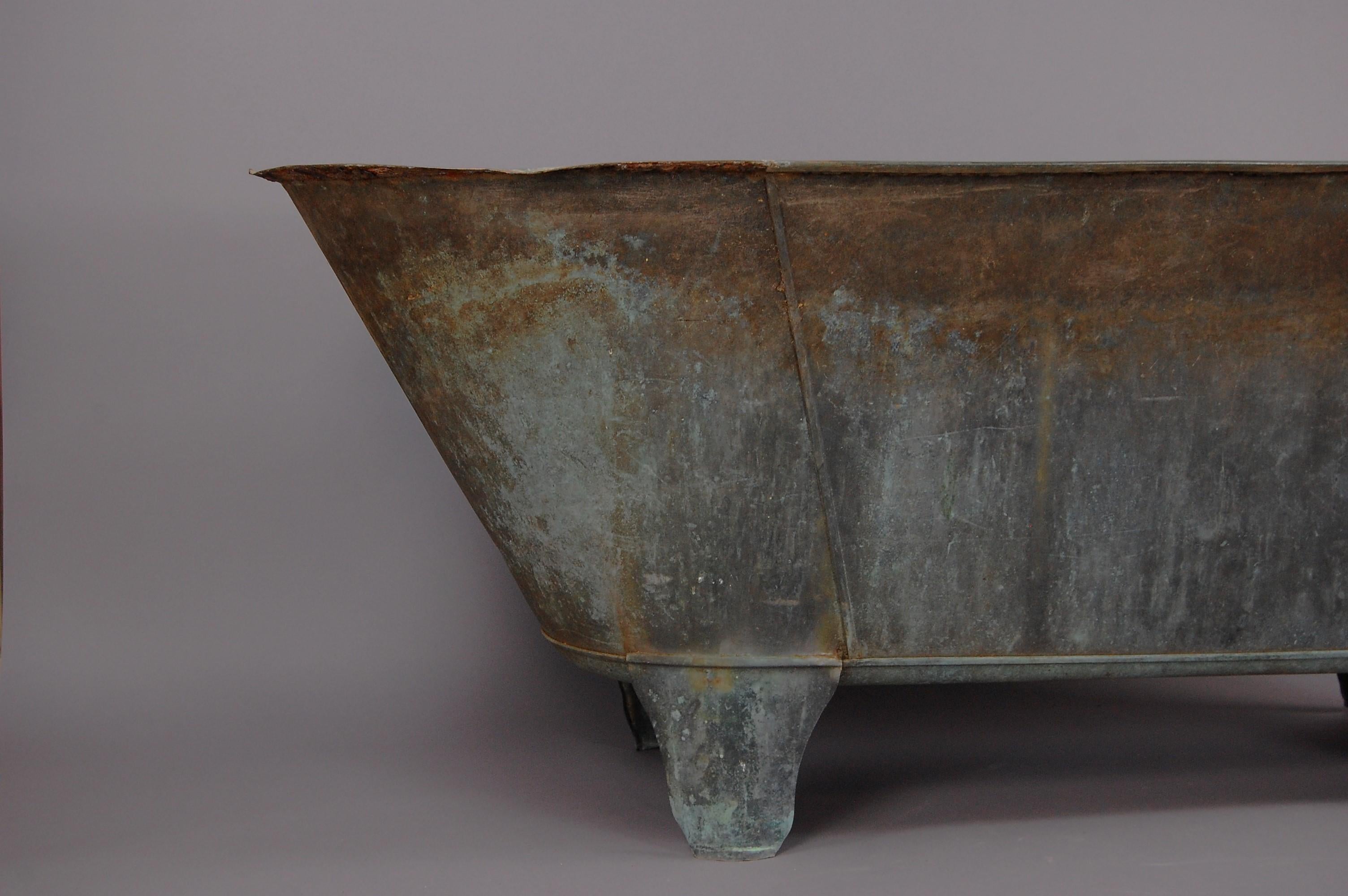 Early 20th Century Naturally Patinated Copper Bath 11