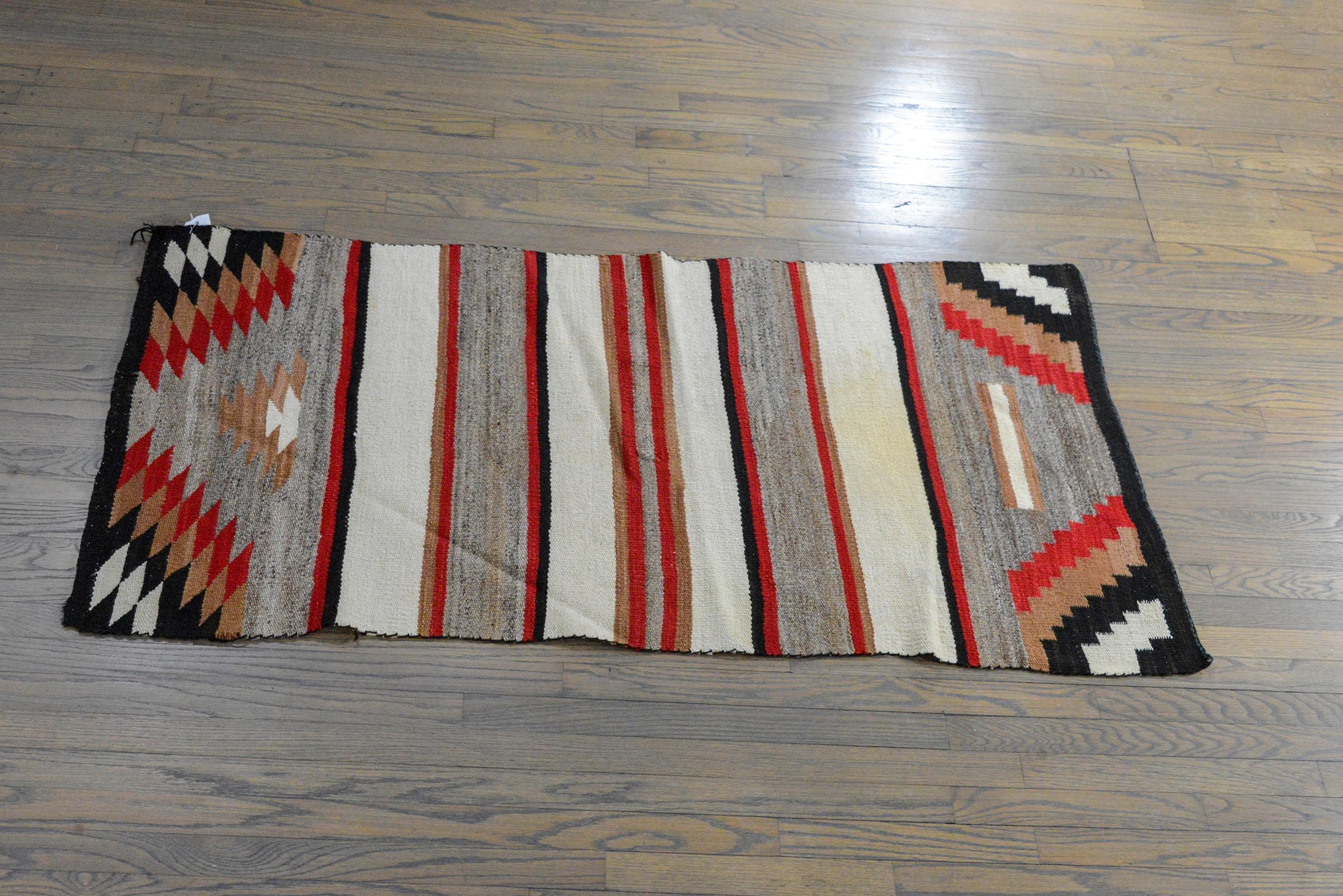 Early 20th Century Navajo Rug For Sale 3