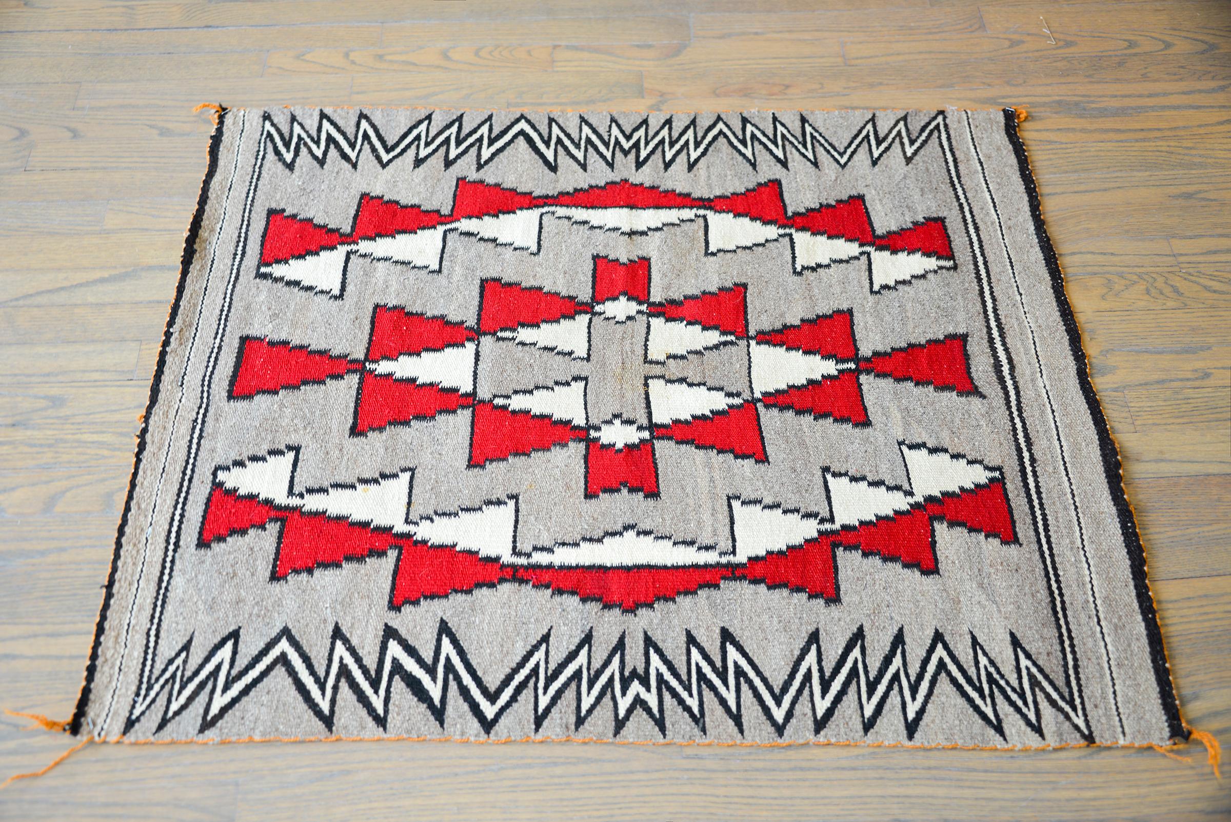 Early 20th Century Navajo Rug For Sale 6