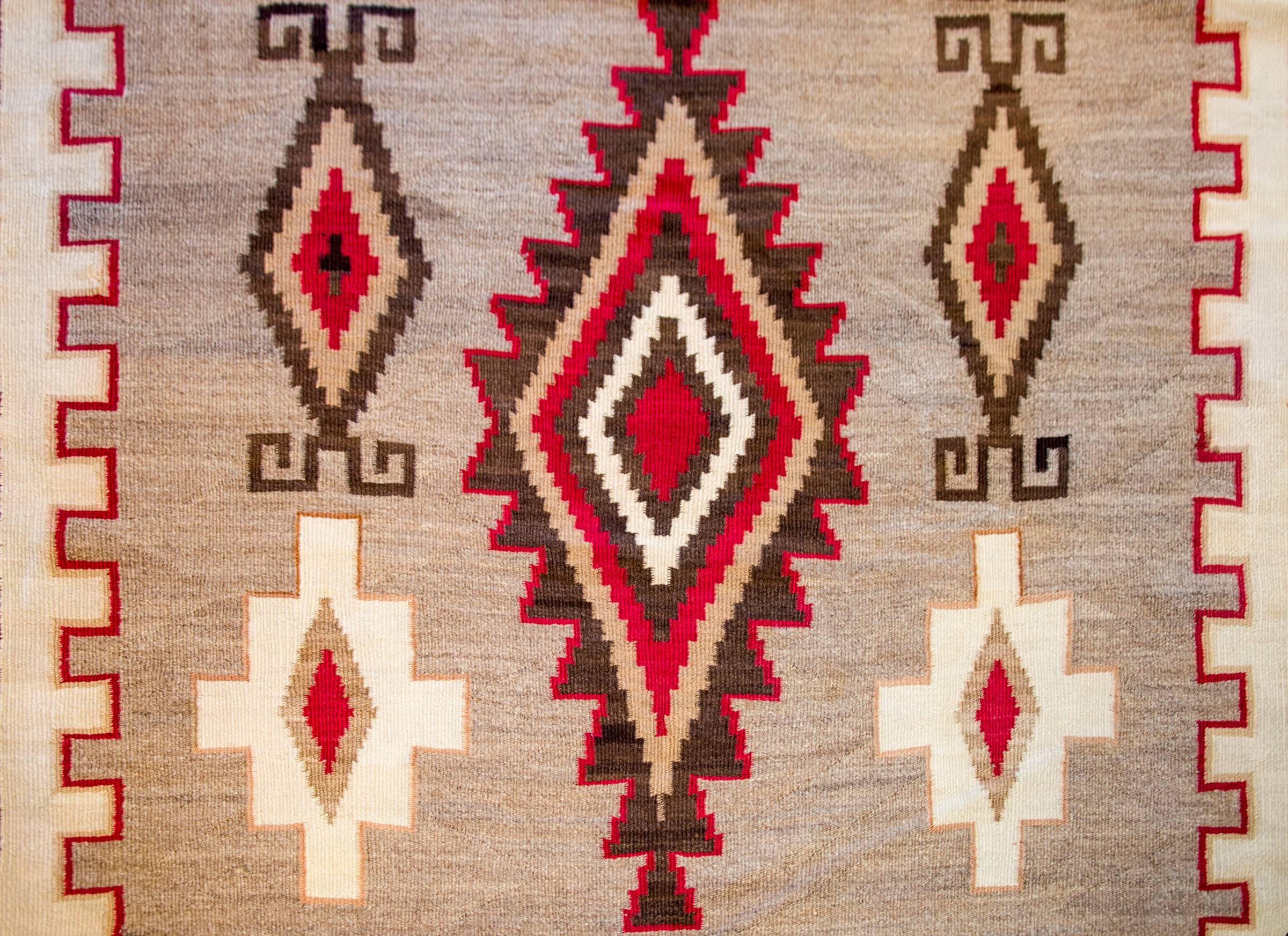 Early 20th Century Navajo Rug In Good Condition In Chicago, IL