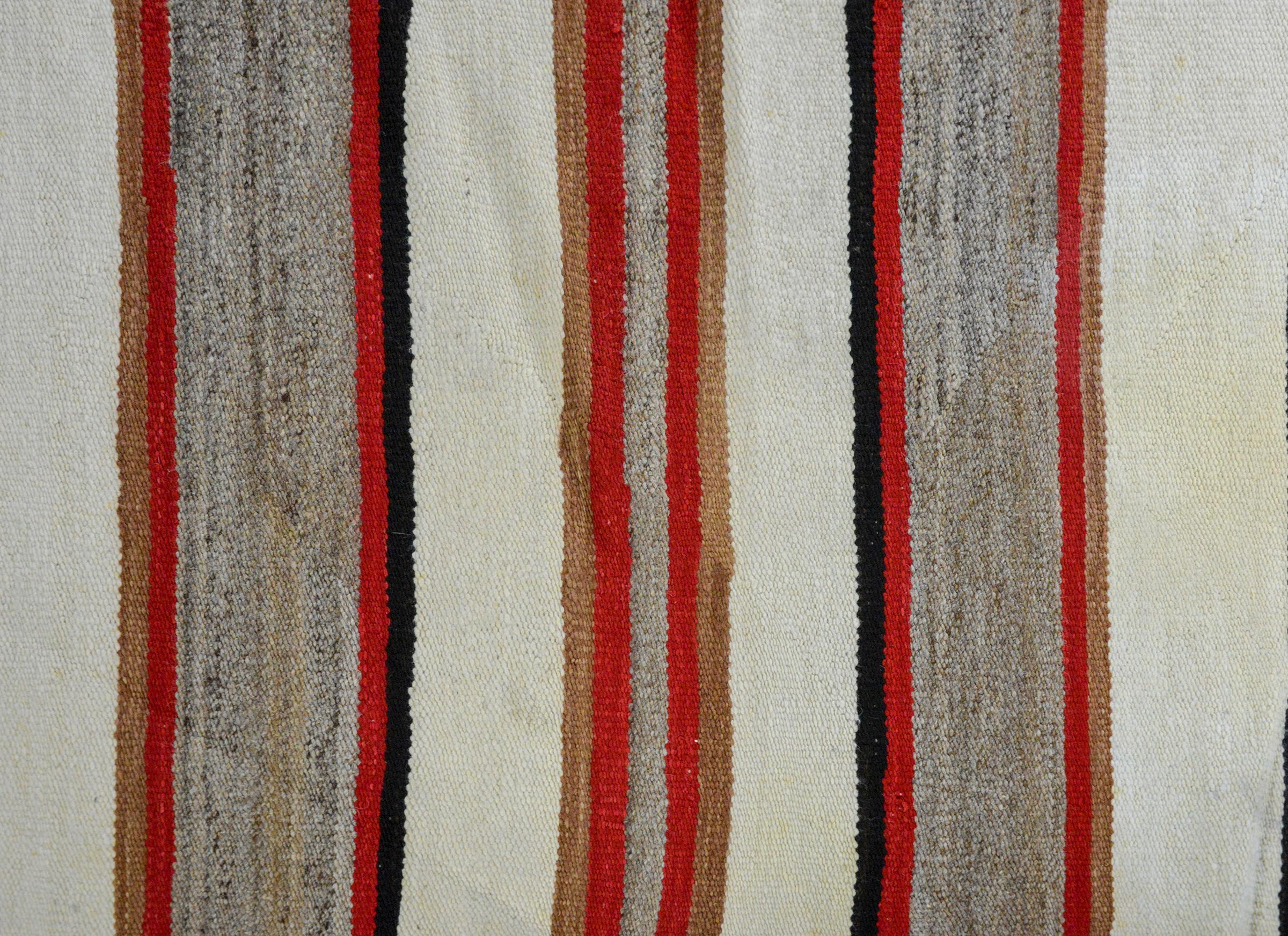 Navajo-Teppich des frühen 20. Jahrhunderts (Handgewebt) im Angebot