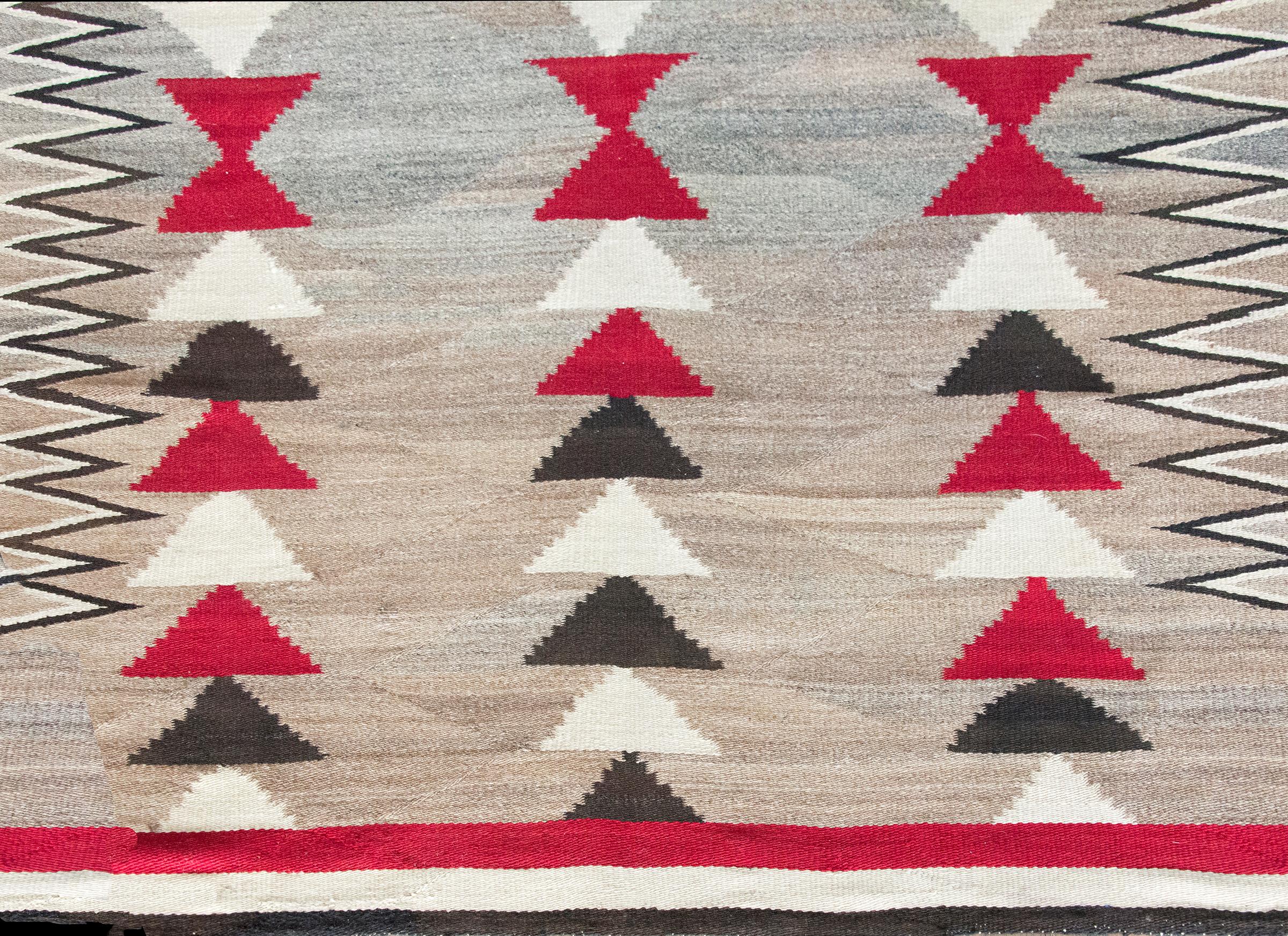Early 20th Century Navajo Rug For Sale 1
