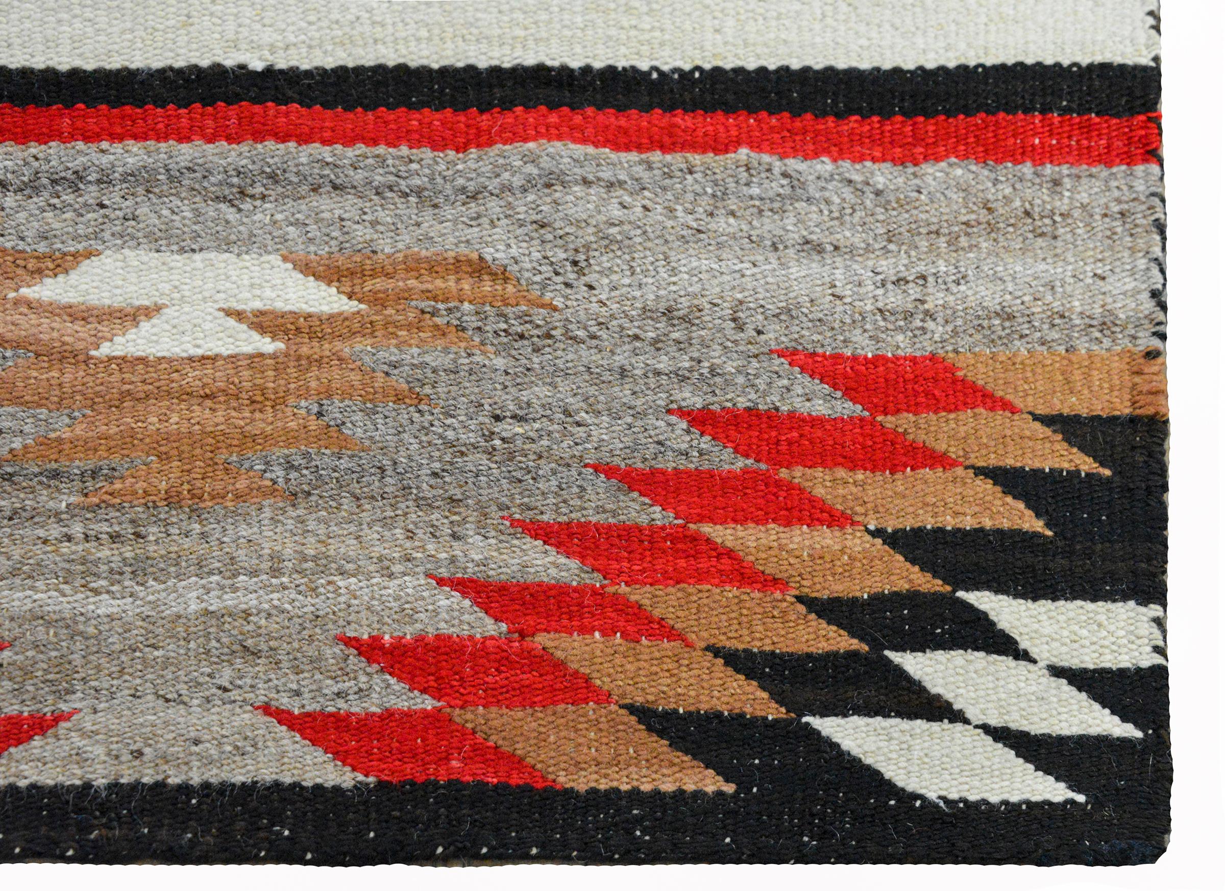 Navajo-Teppich des frühen 20. Jahrhunderts im Angebot 1