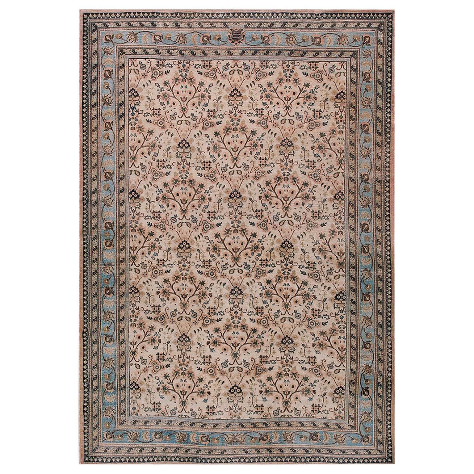 Début du 20e siècle N.E. Tapis persan Khorassan à moules (8' 6" x 10' - 260 x 305)