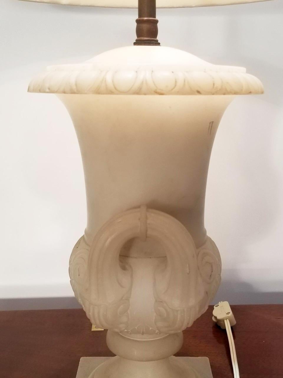 Neoclassical Revival Early 20th Century Neoclassical Alabaster Campaign Urn Lamp For Sale