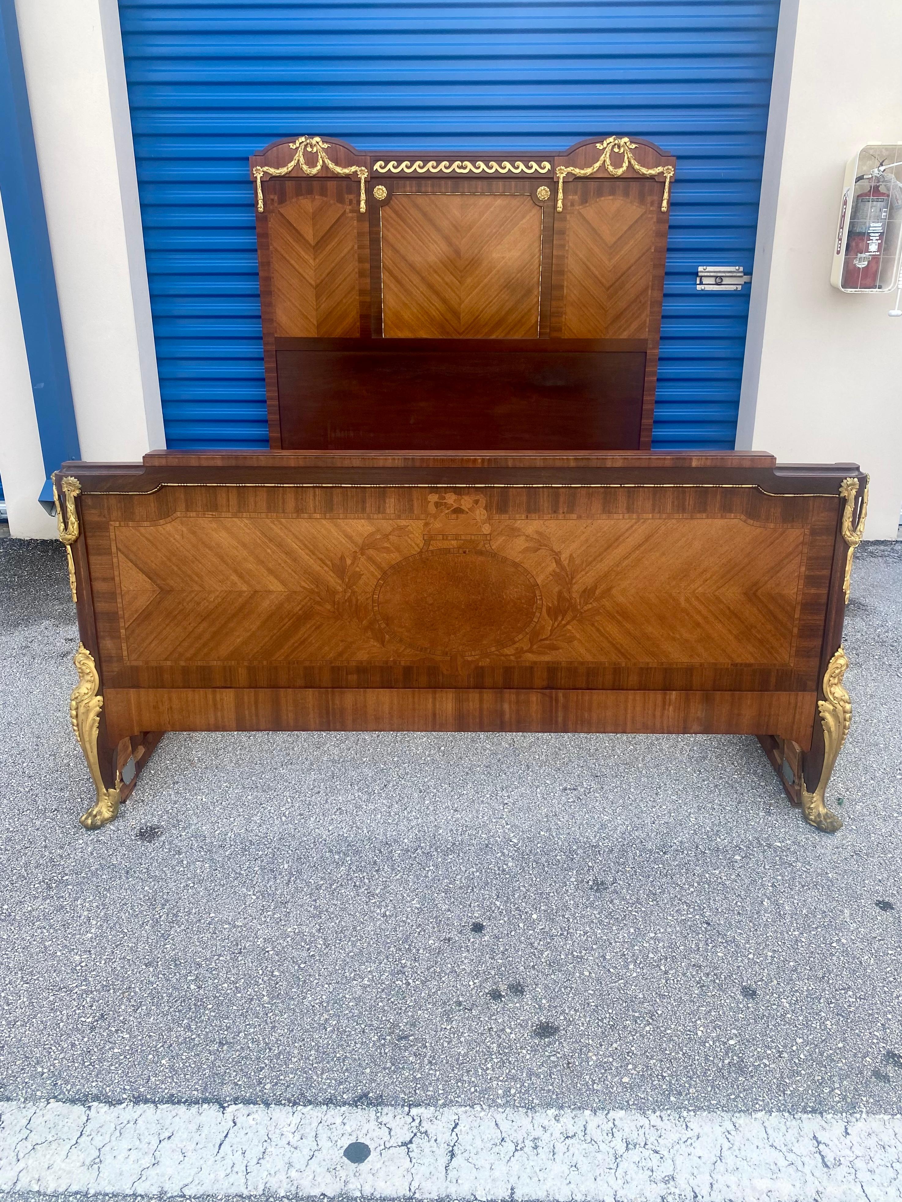 Rare Neoclassical Empire Louis Style Ormolu Bronze Inlaid Wood Queen Bed Frame In Good Condition For Sale In Fort Lauderdale, FL