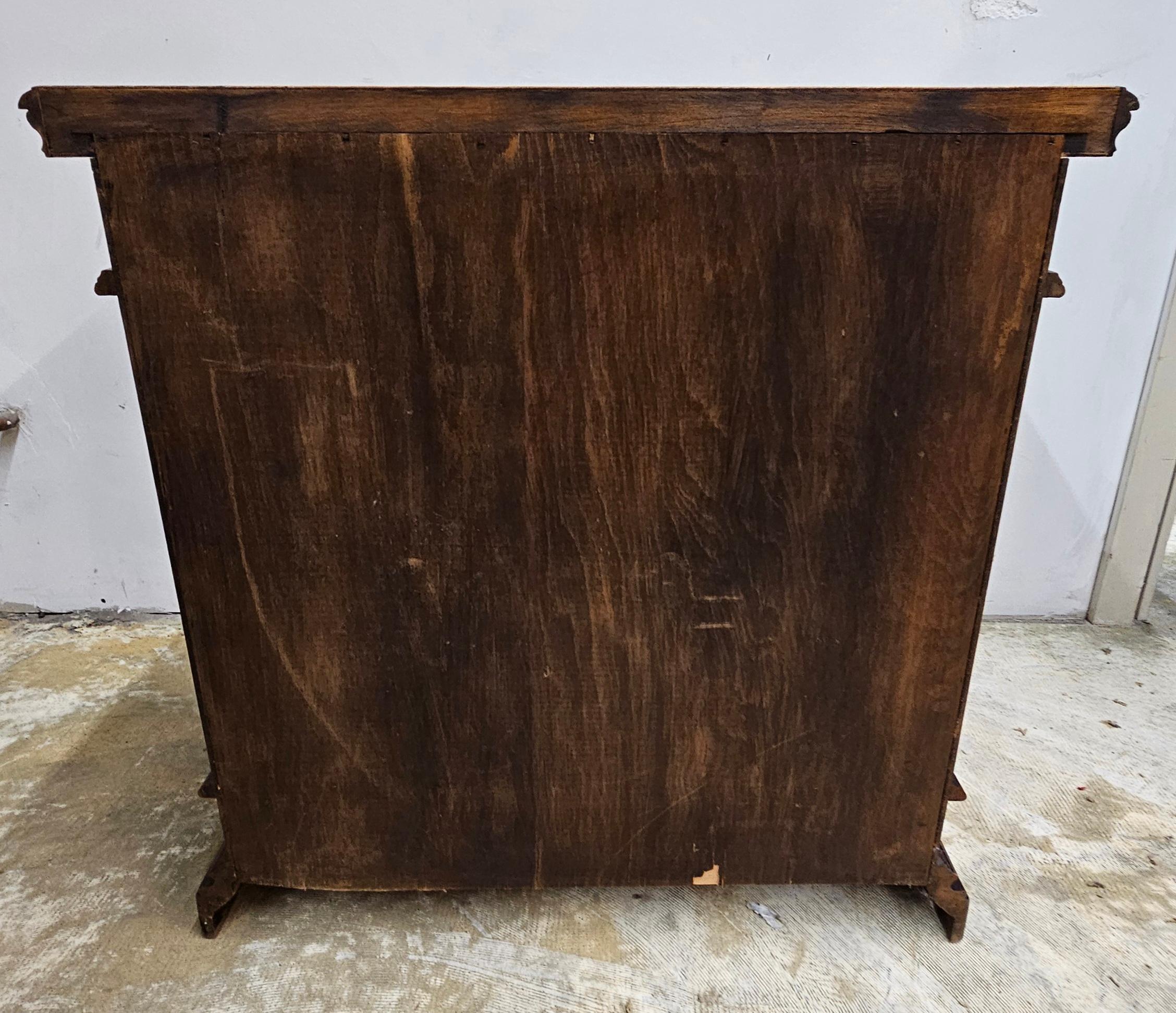 Mobile laterale in stile neoclassico in Oak Oak dei primi del Novecento in vendita 3