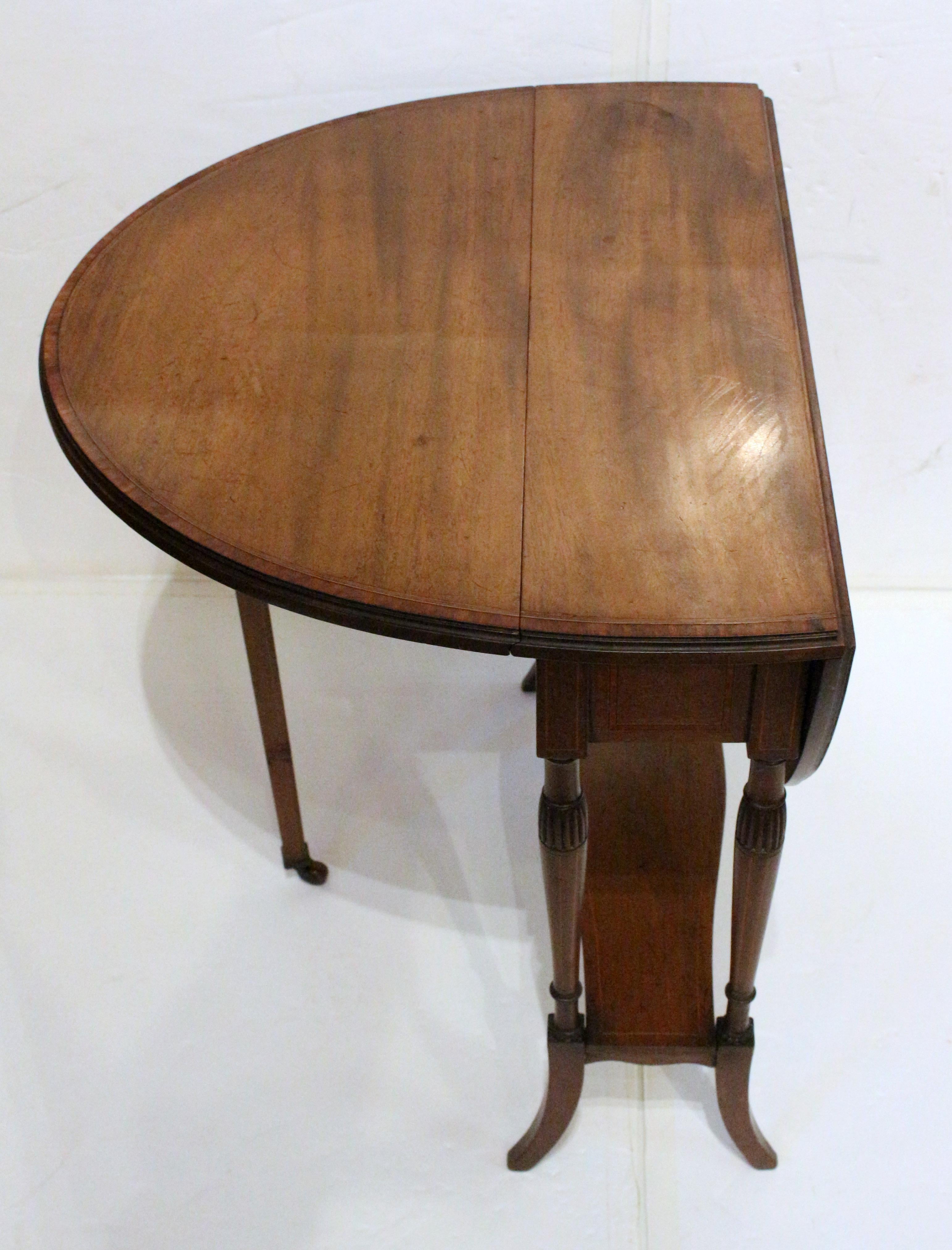 Early 20th Century Neoclassical Style Sutherland Table In Good Condition In Chapel Hill, NC