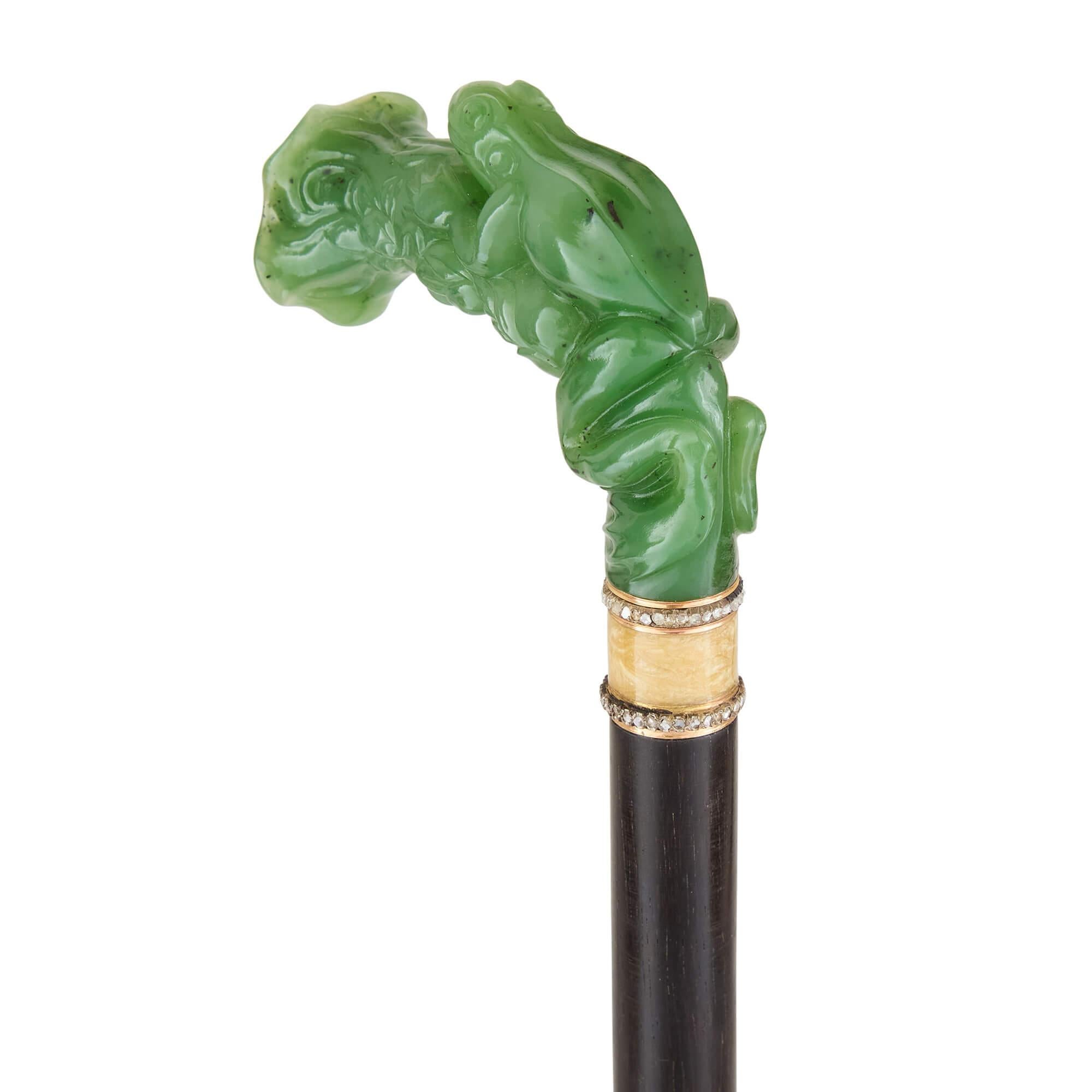 Art nouveau Canne en forme de grenouille en néphrite, diamant et émail du début du 20e siècle en vente