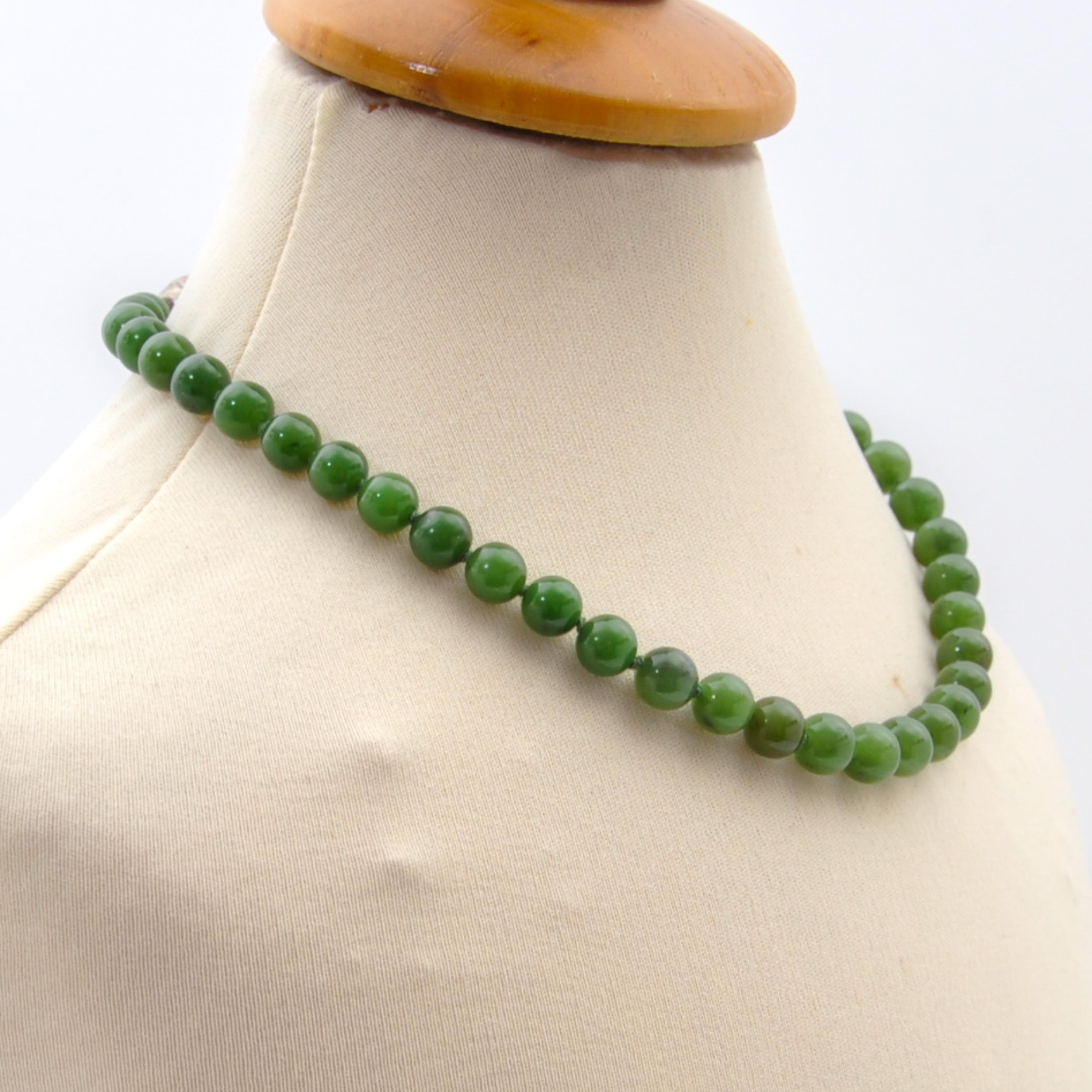 nephrite jade bead necklace