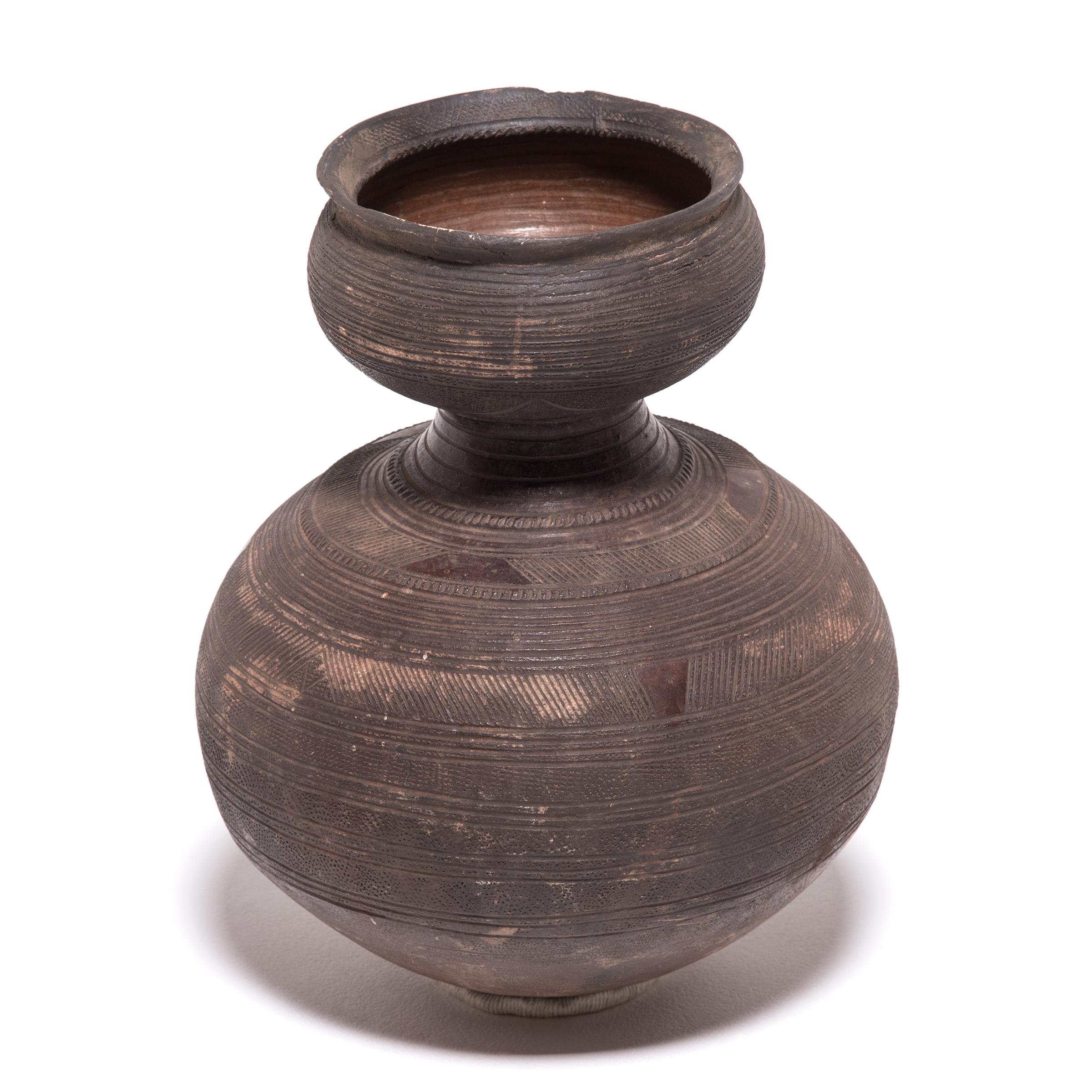 Tribale Vaso d'acqua nigeriano a forma di zucca Nupe, 1900 ca. in vendita
