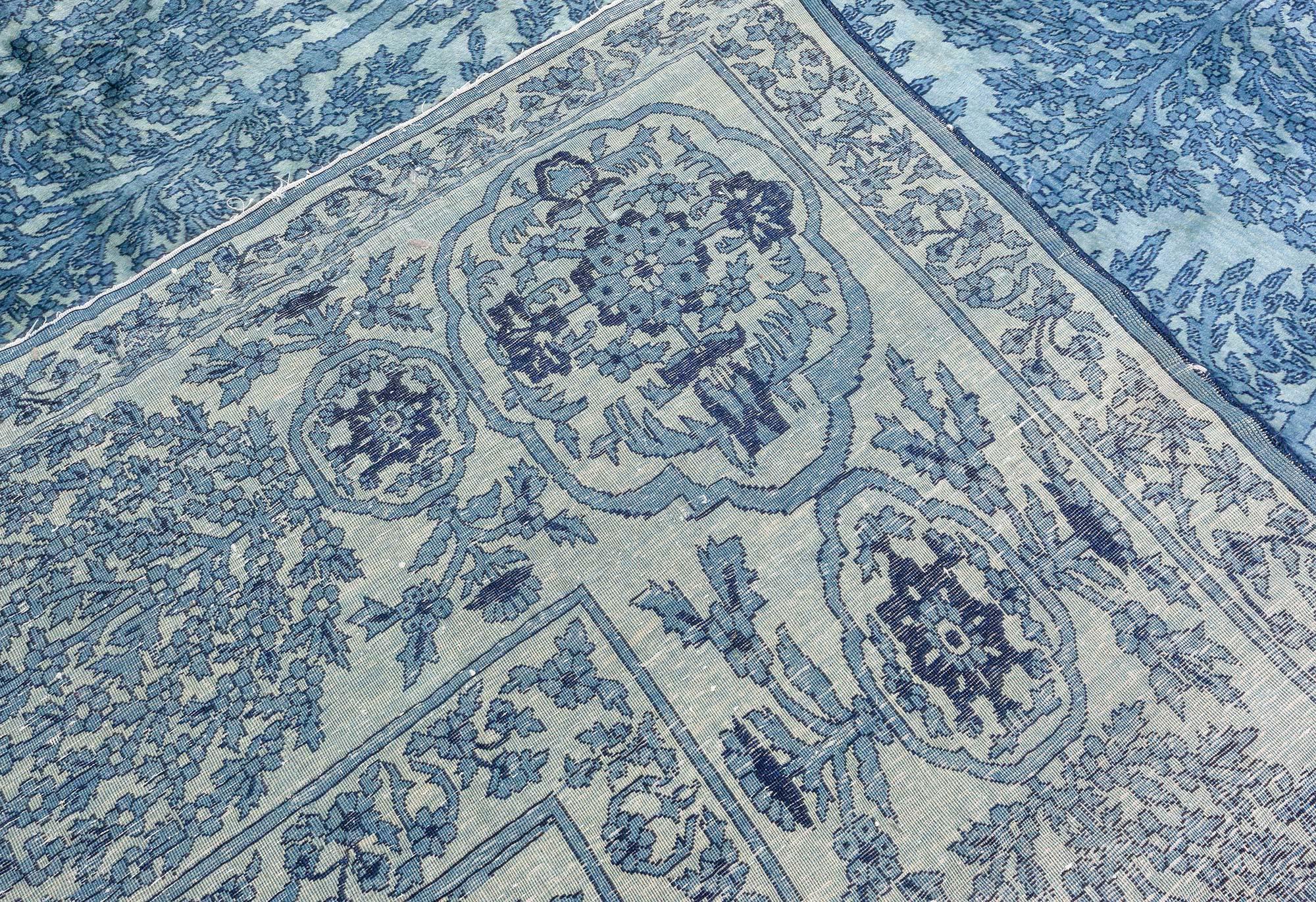 Early 20th Century North Indian Blue Botanic Hand Knotted Wool Rug For Sale 4