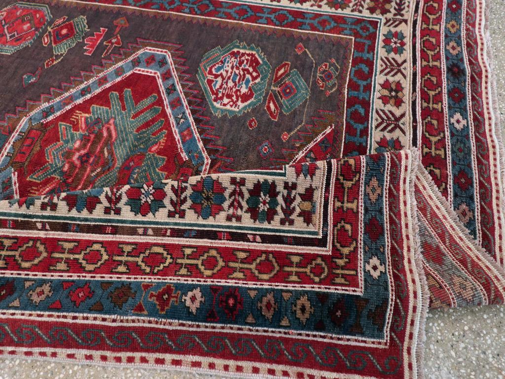 Alfombra de acento tribal persa del noroeste de principios del siglo XX Lana en venta